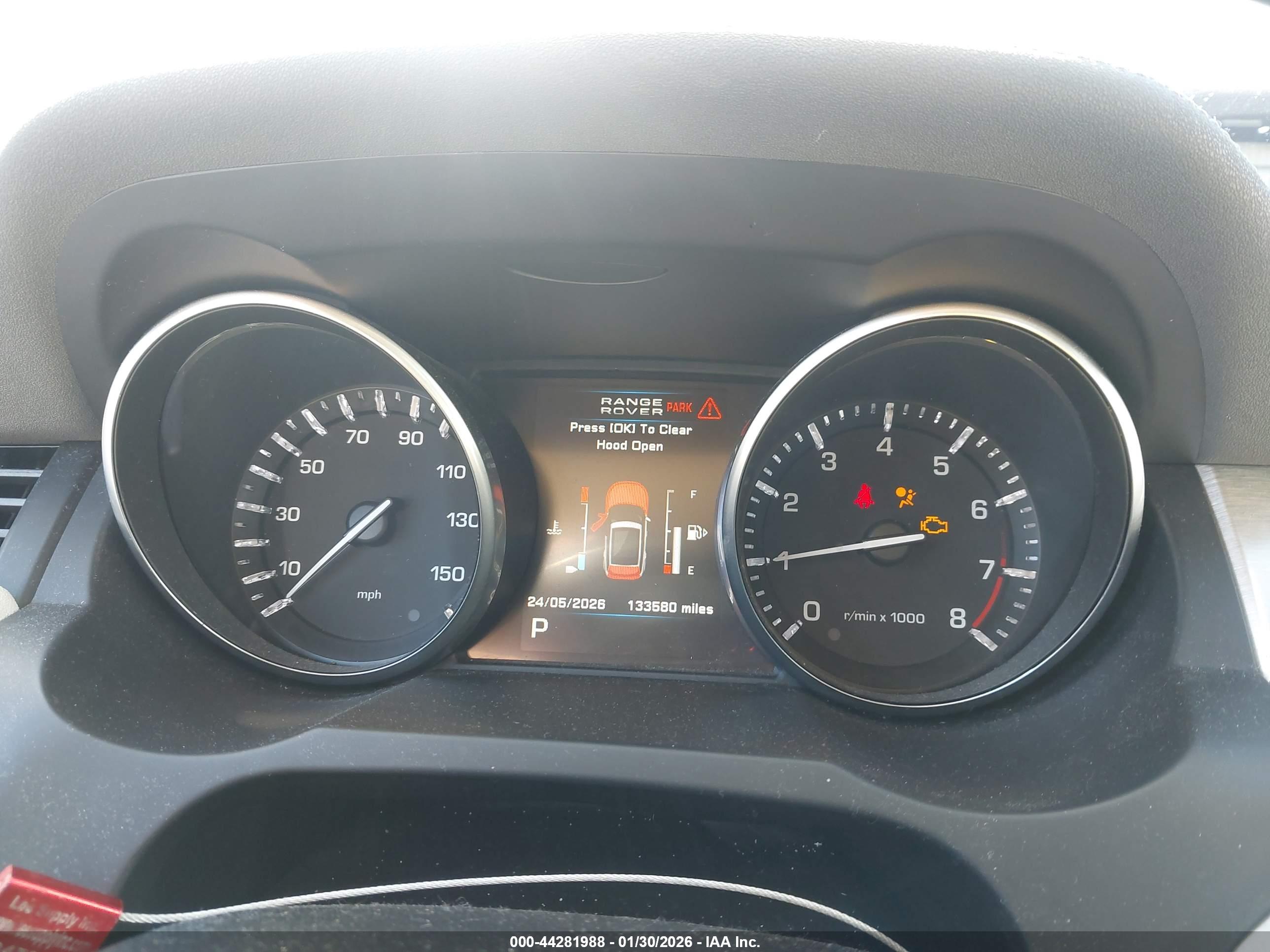 LAND ROVER image 7