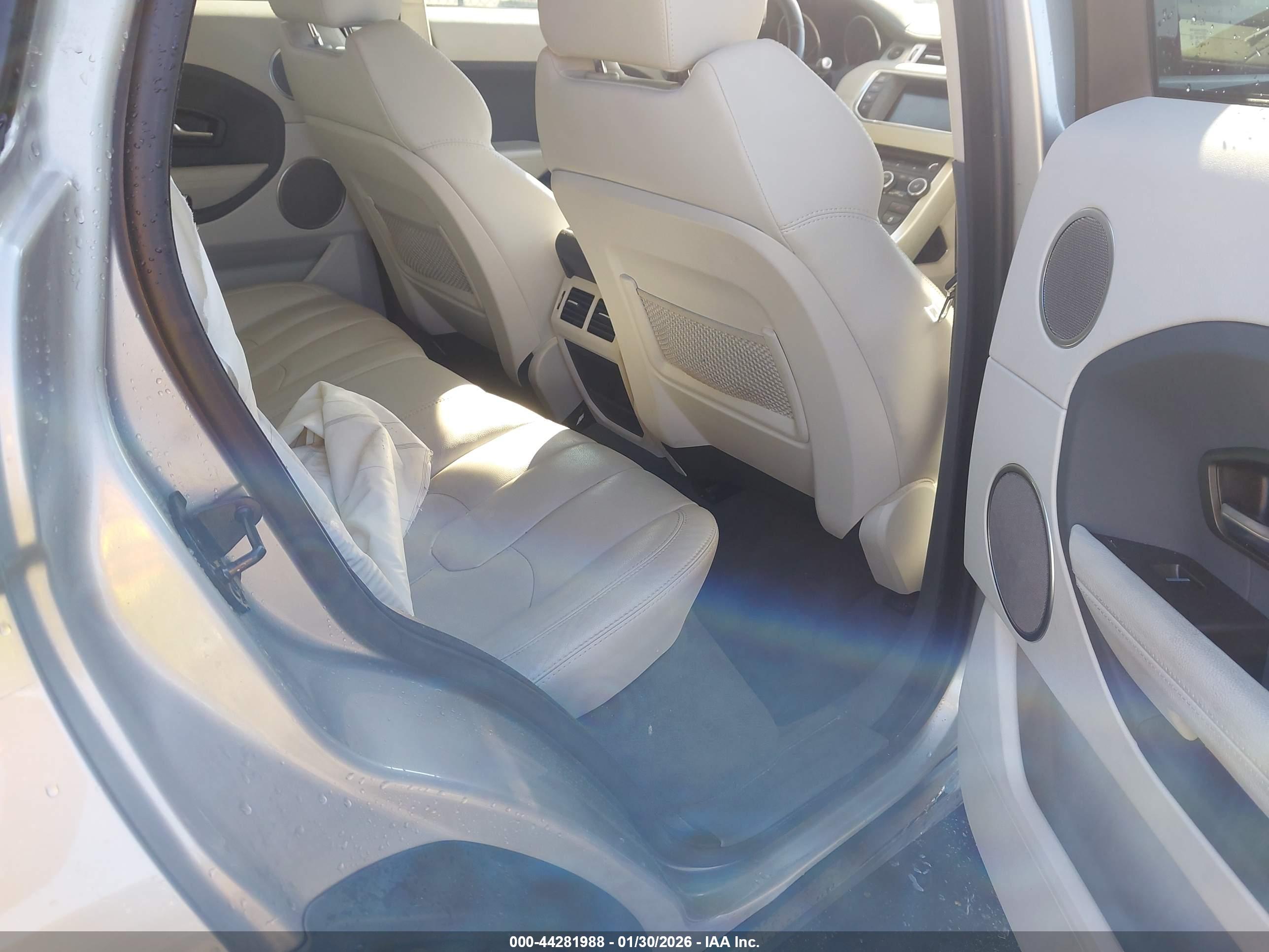 LAND ROVER image 8