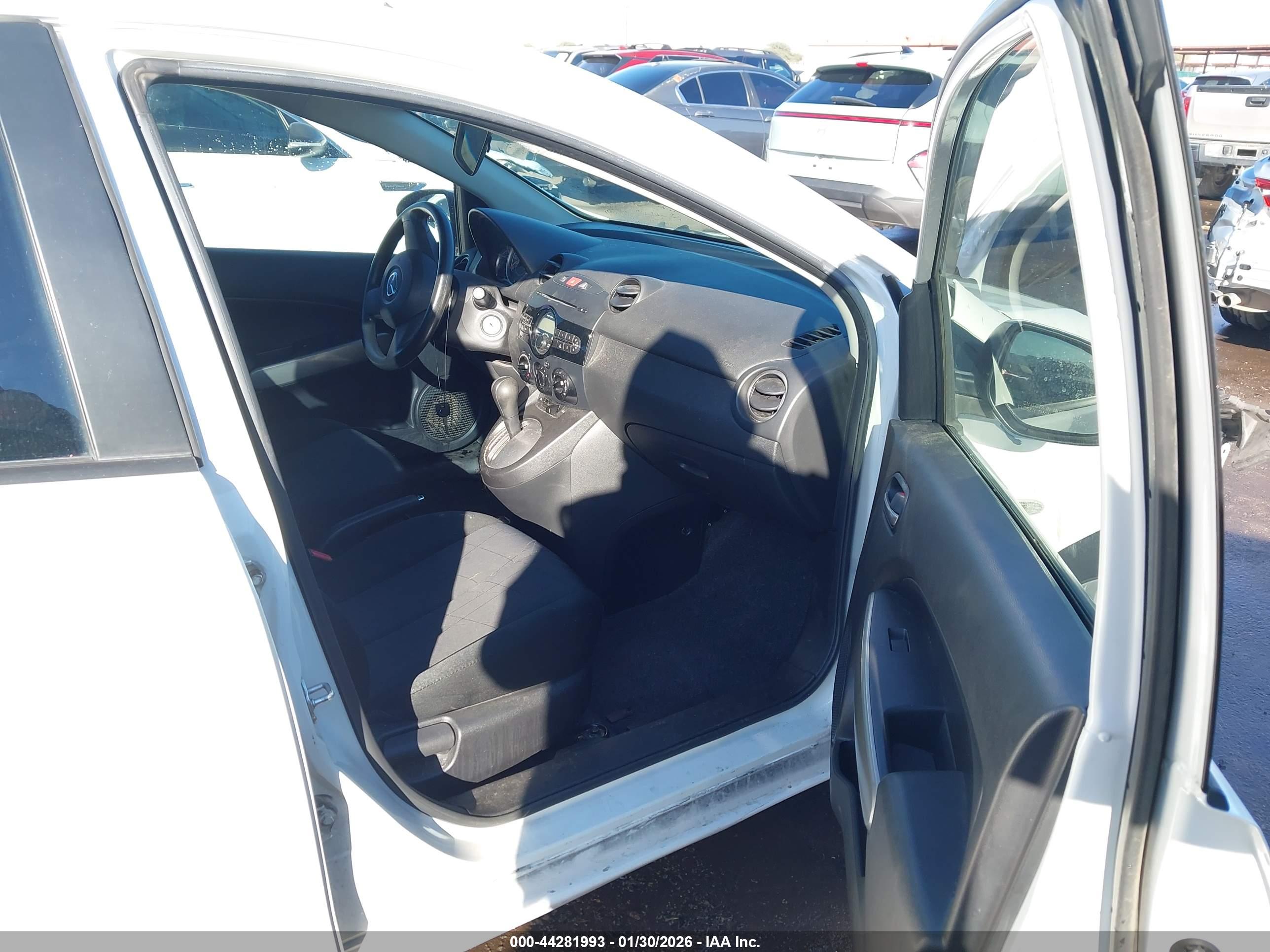 MAZDA MAZDA2 image 5