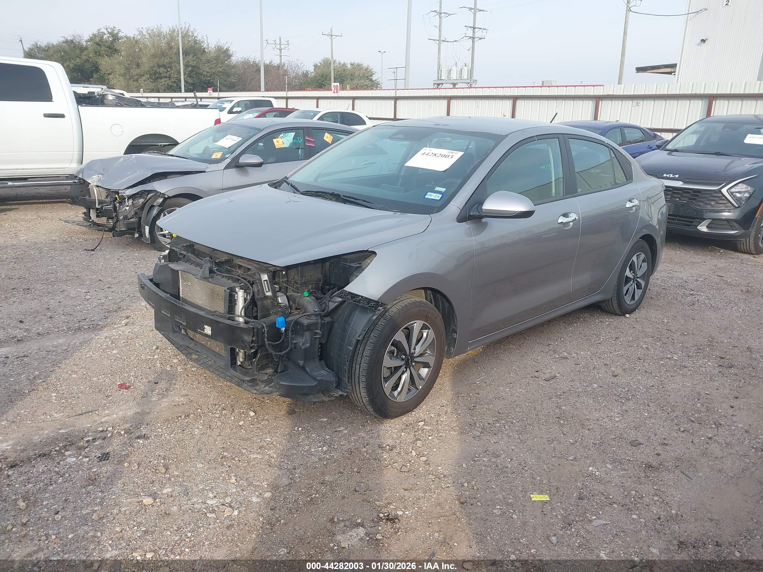 KIA RIO image 2