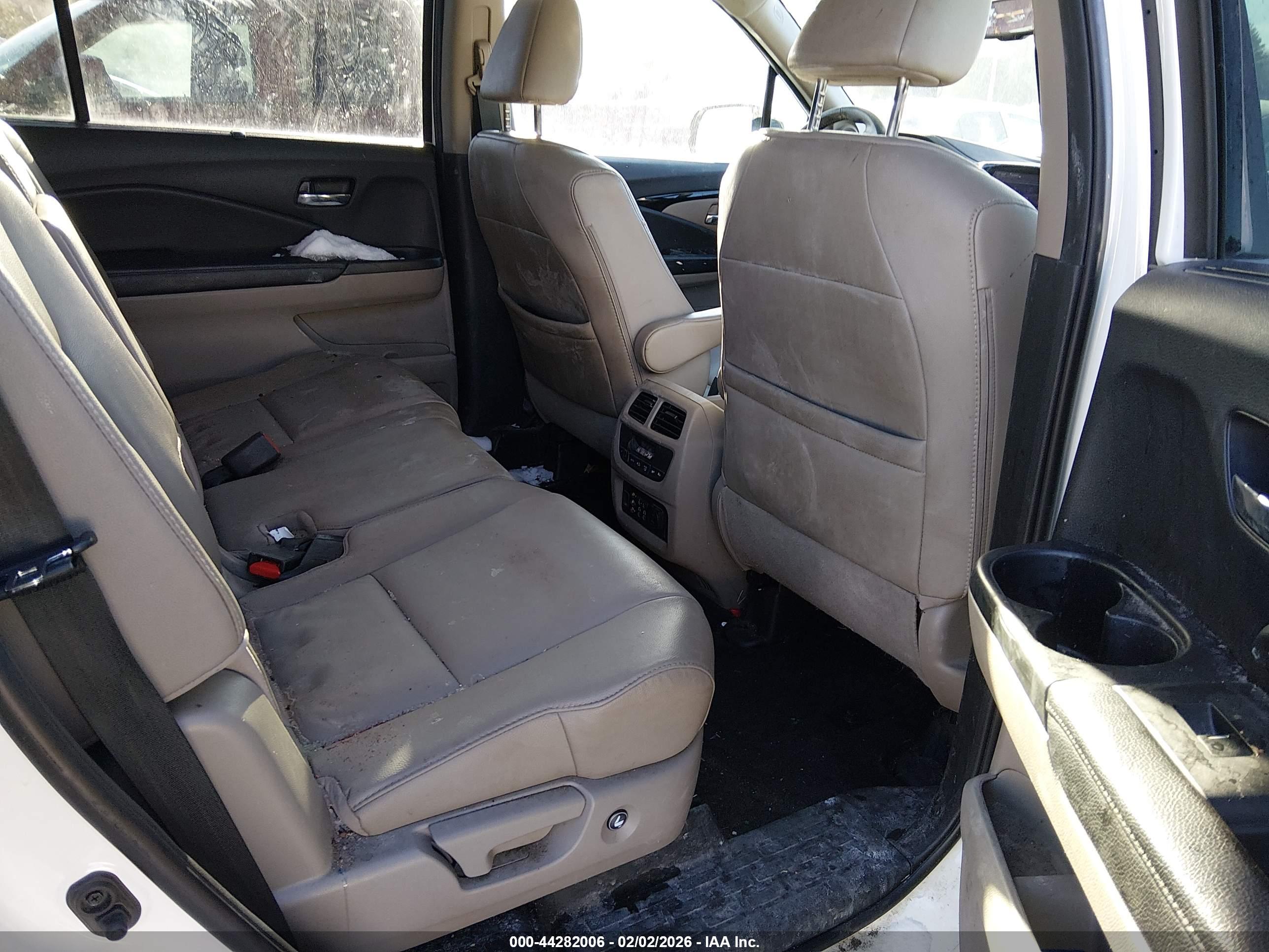 HONDA PILOT image 8