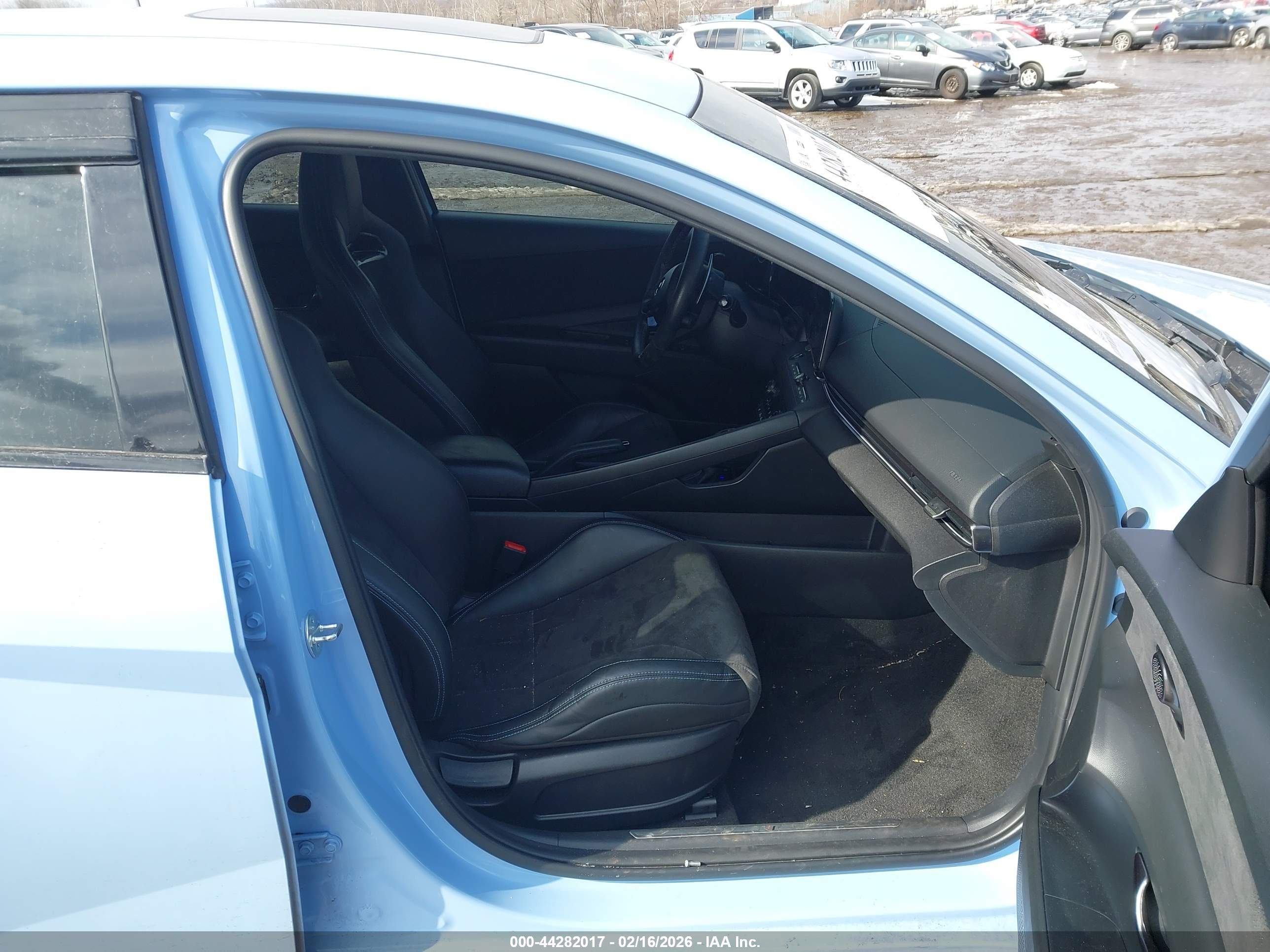 HYUNDAI ELANTRA image 5