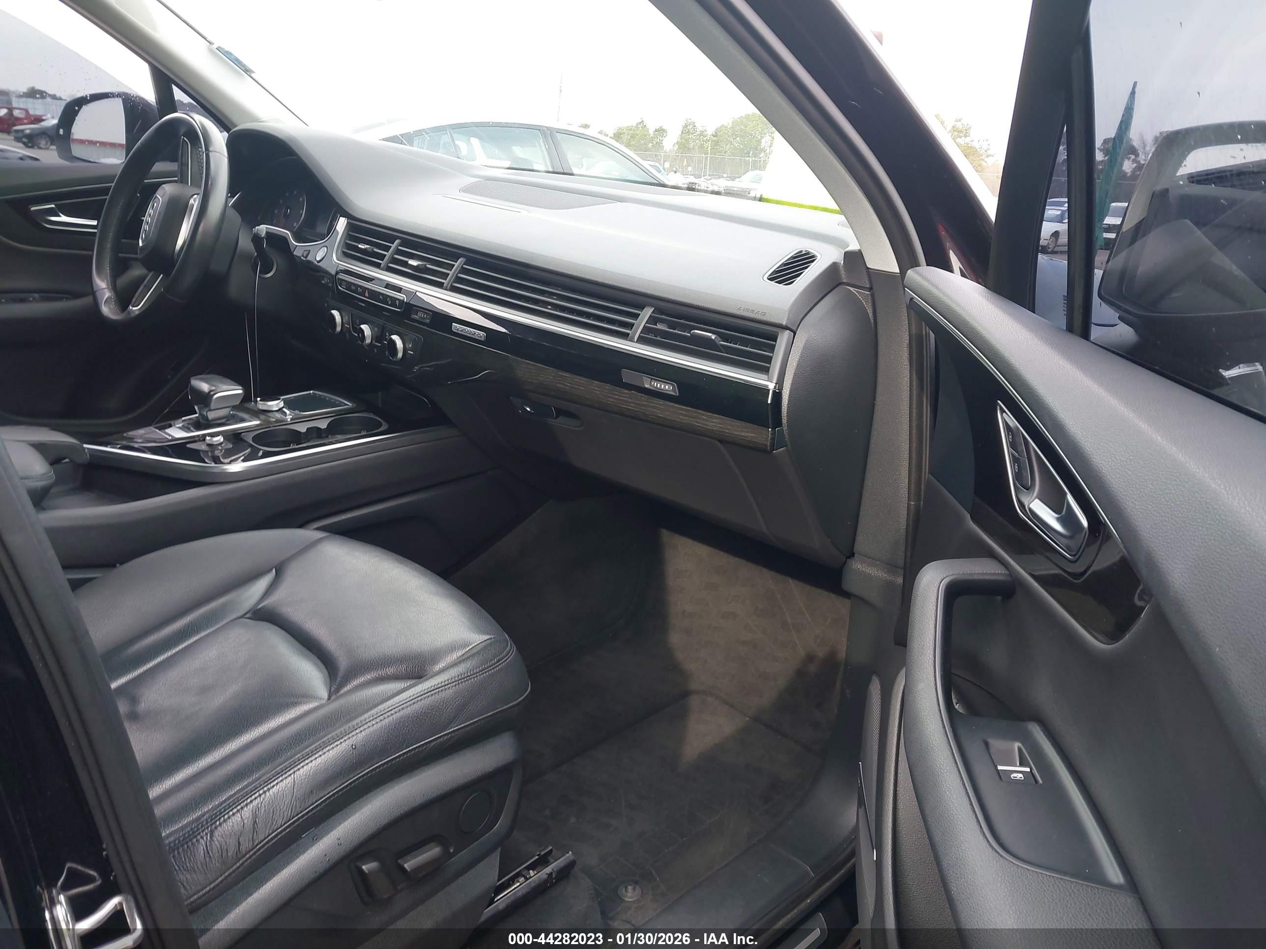 AUDI Q7 image 5