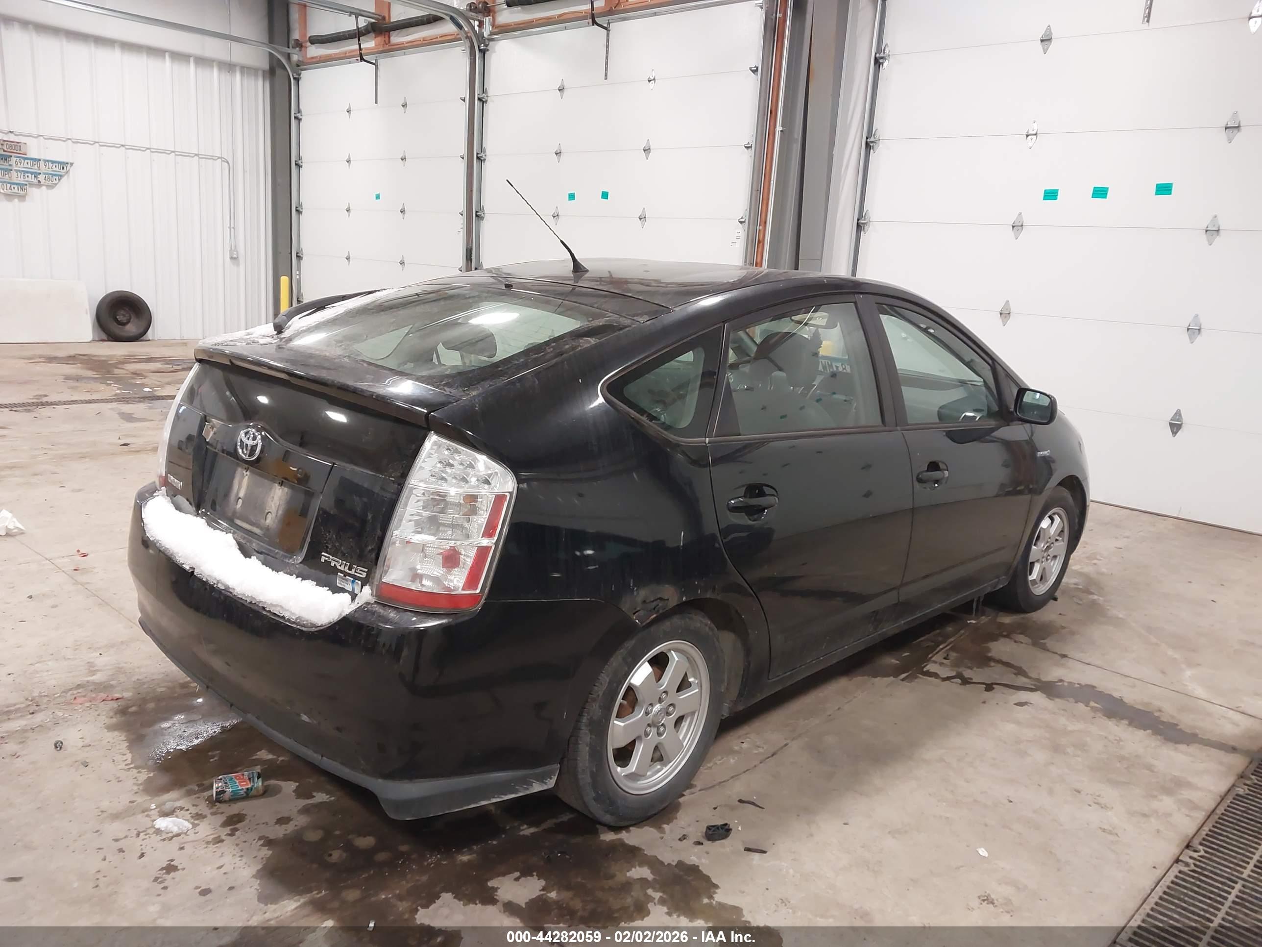 TOYOTA PRIUS image 4