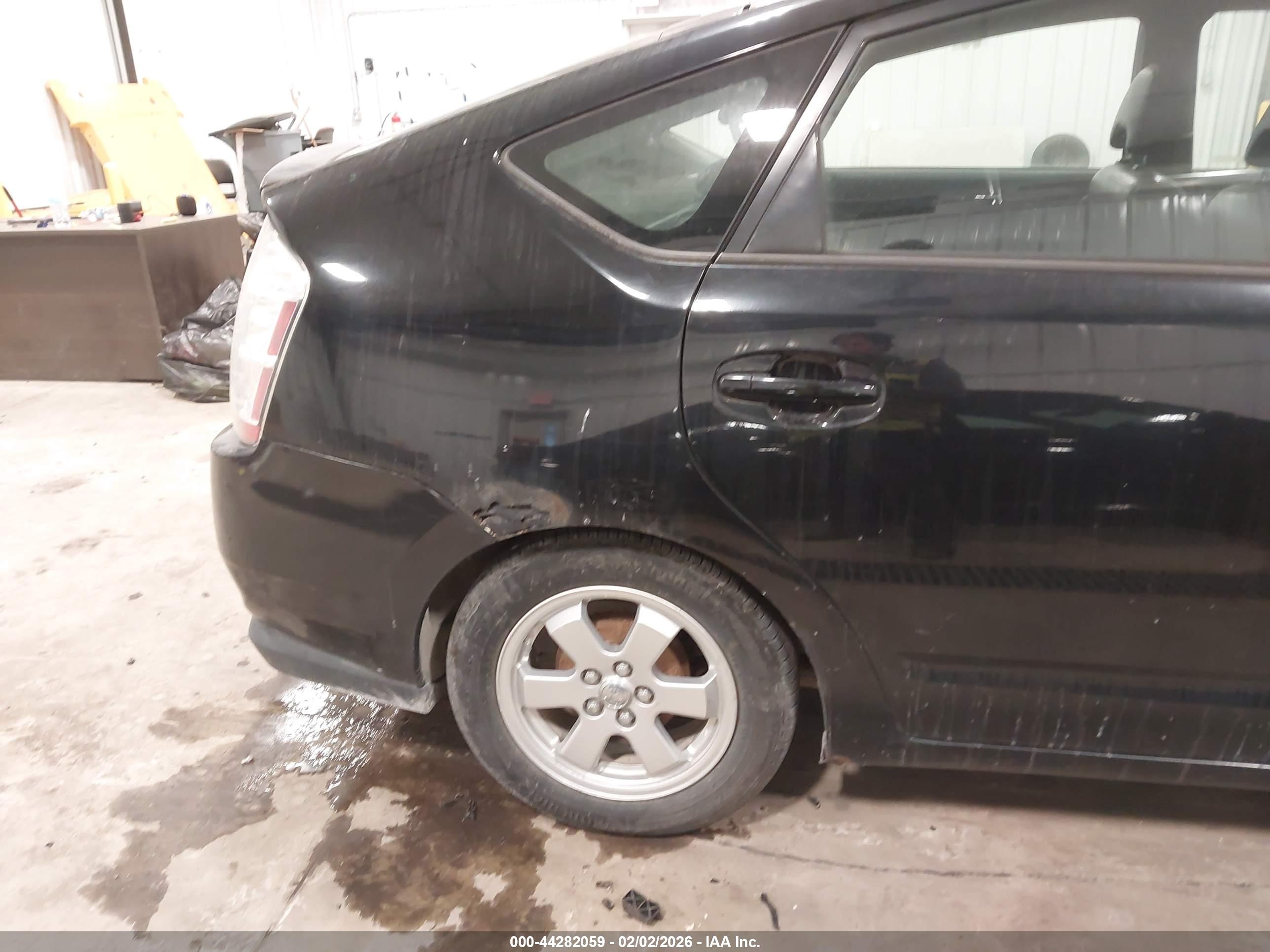 TOYOTA PRIUS image 6