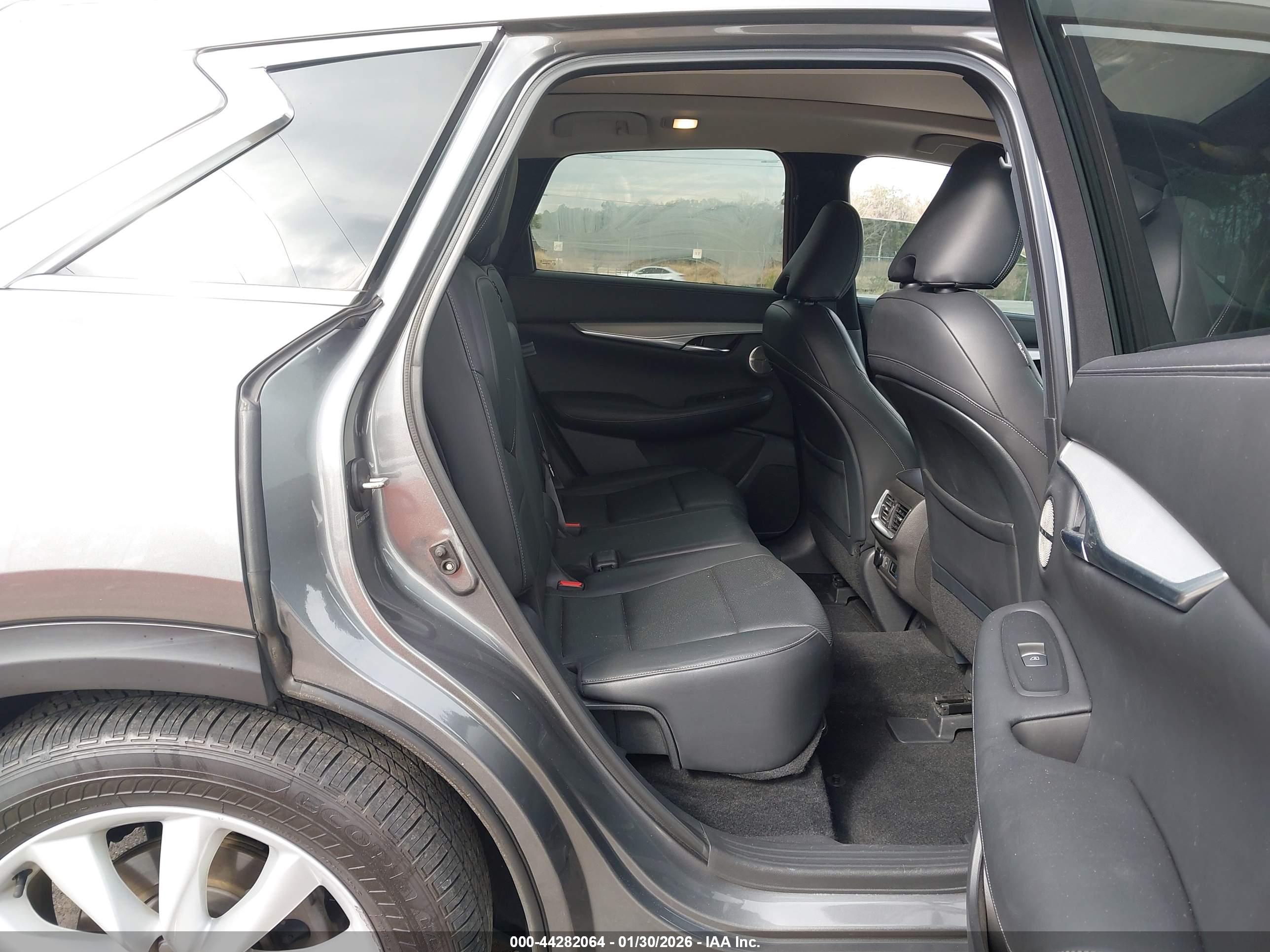INFINITI QX50 image 8