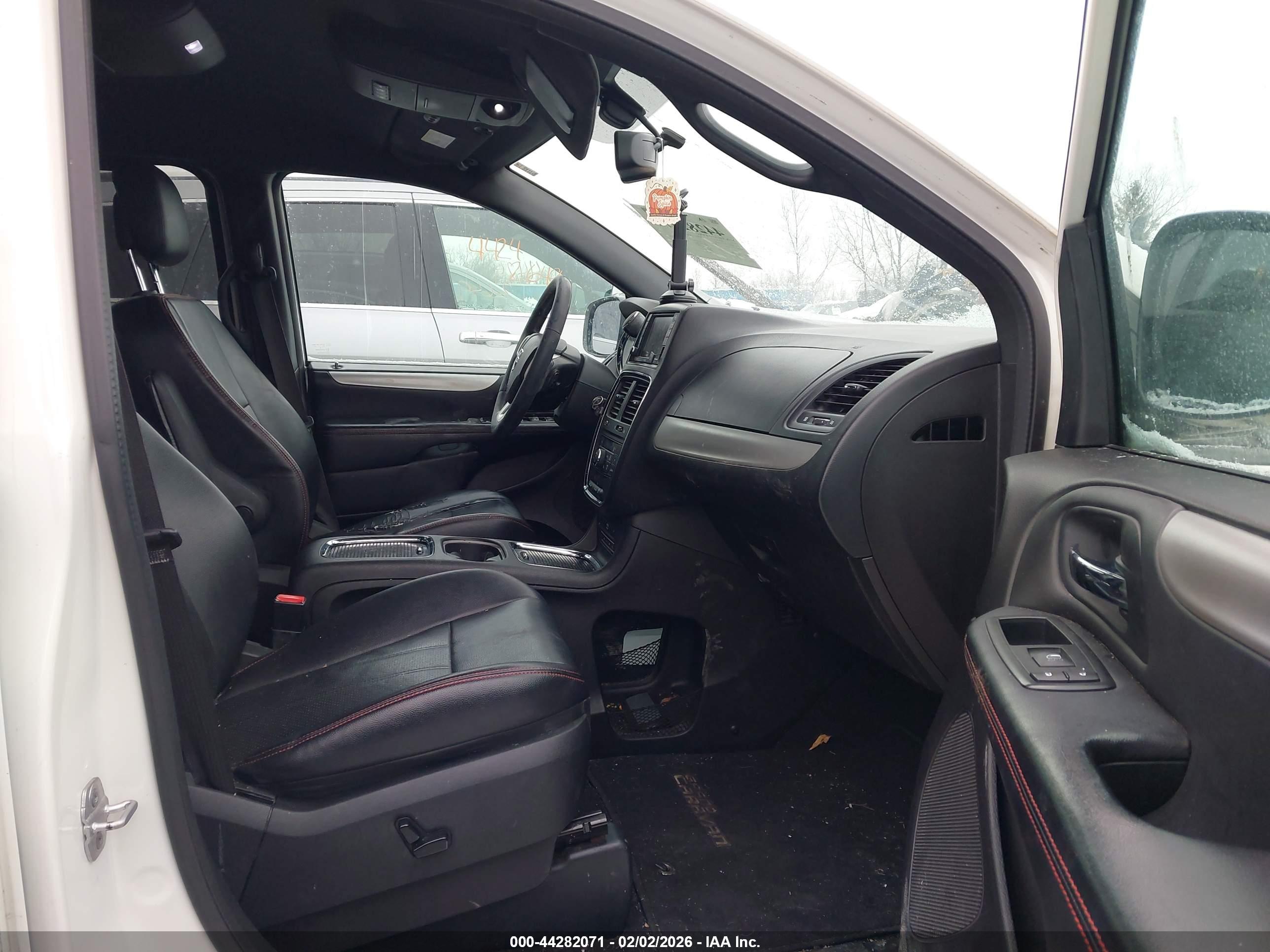 DODGE GRAND image 5