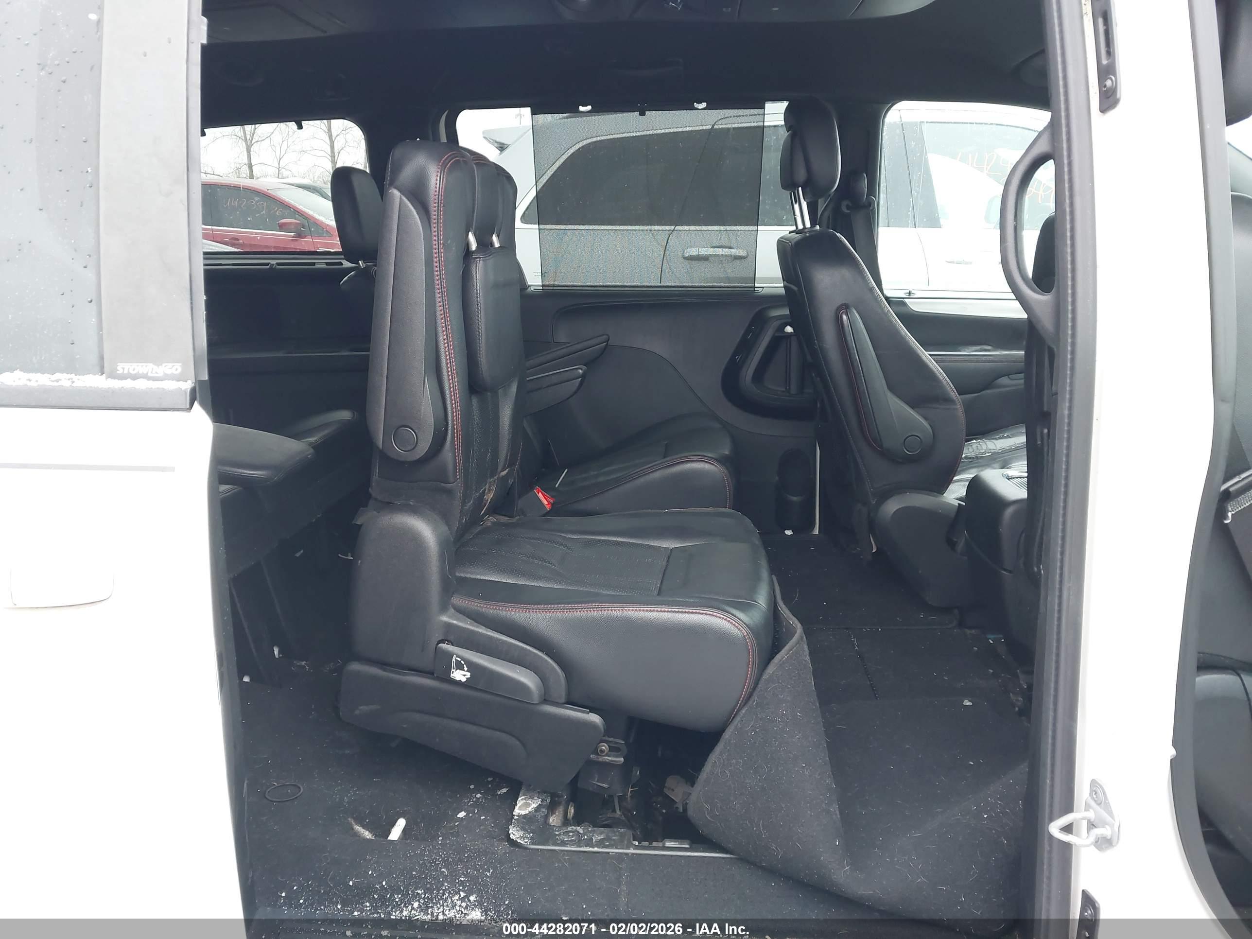 DODGE GRAND image 8