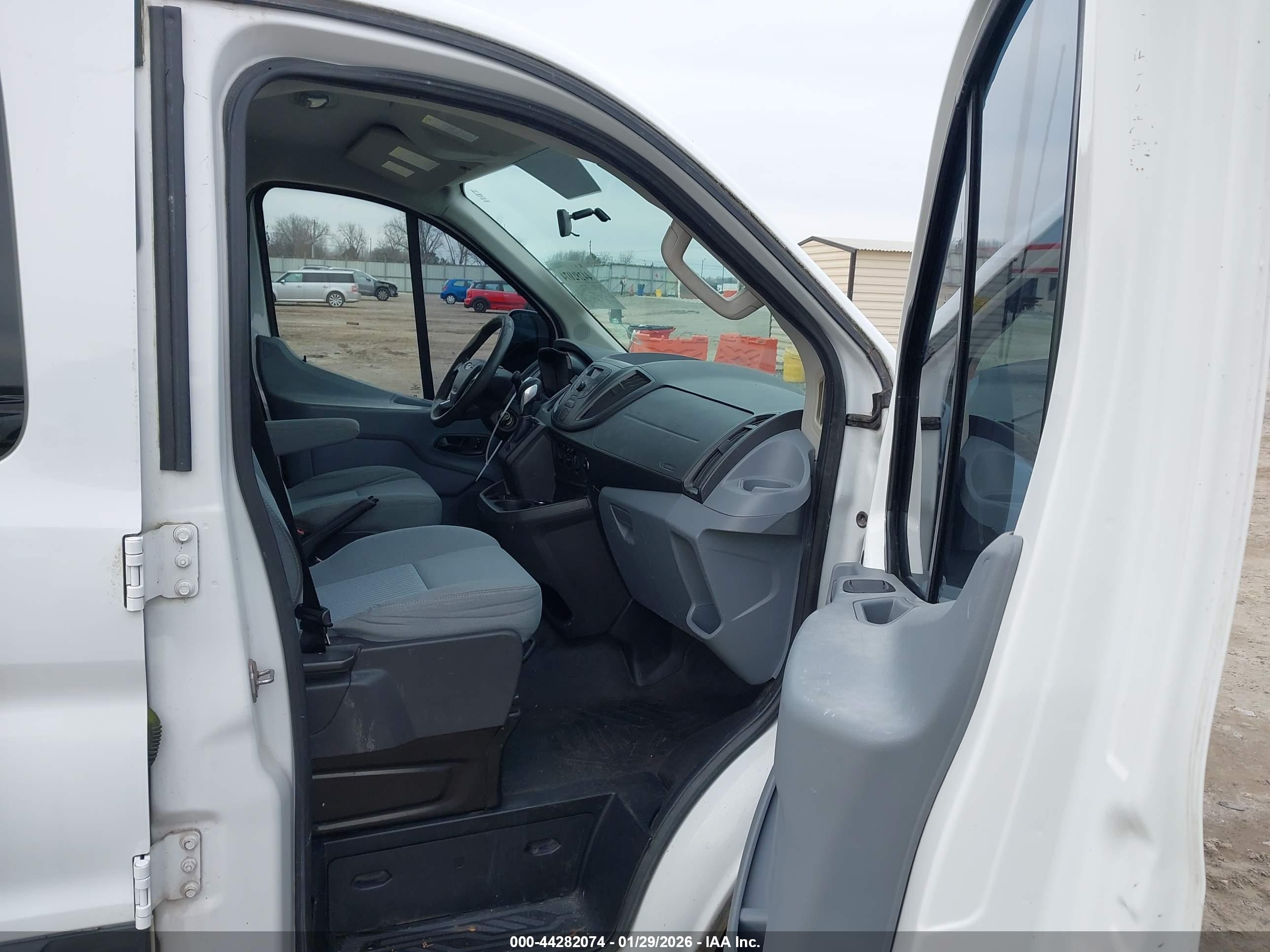 FORD TRANSIT-250 image 5