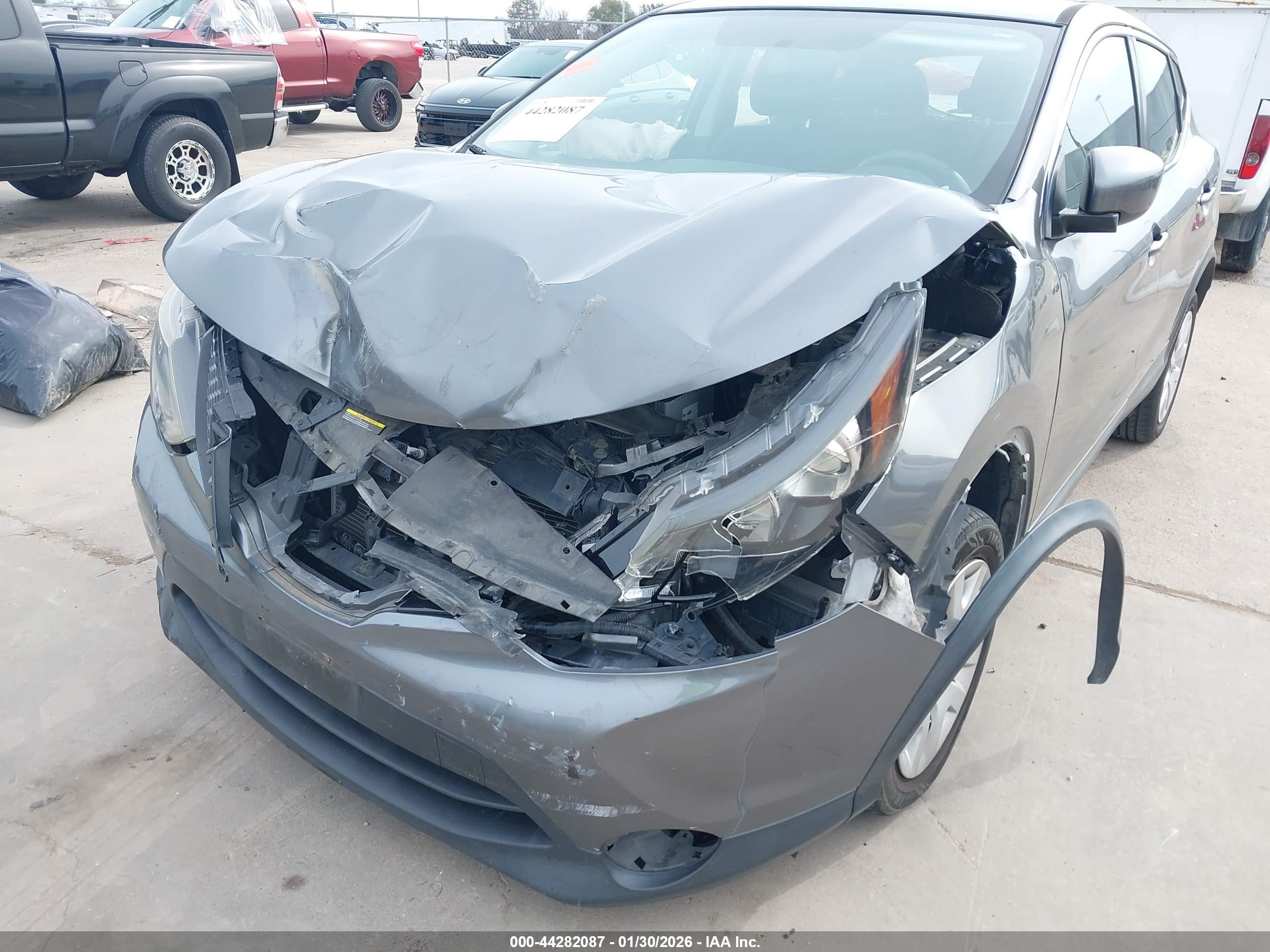 NISSAN ROGUE image 6