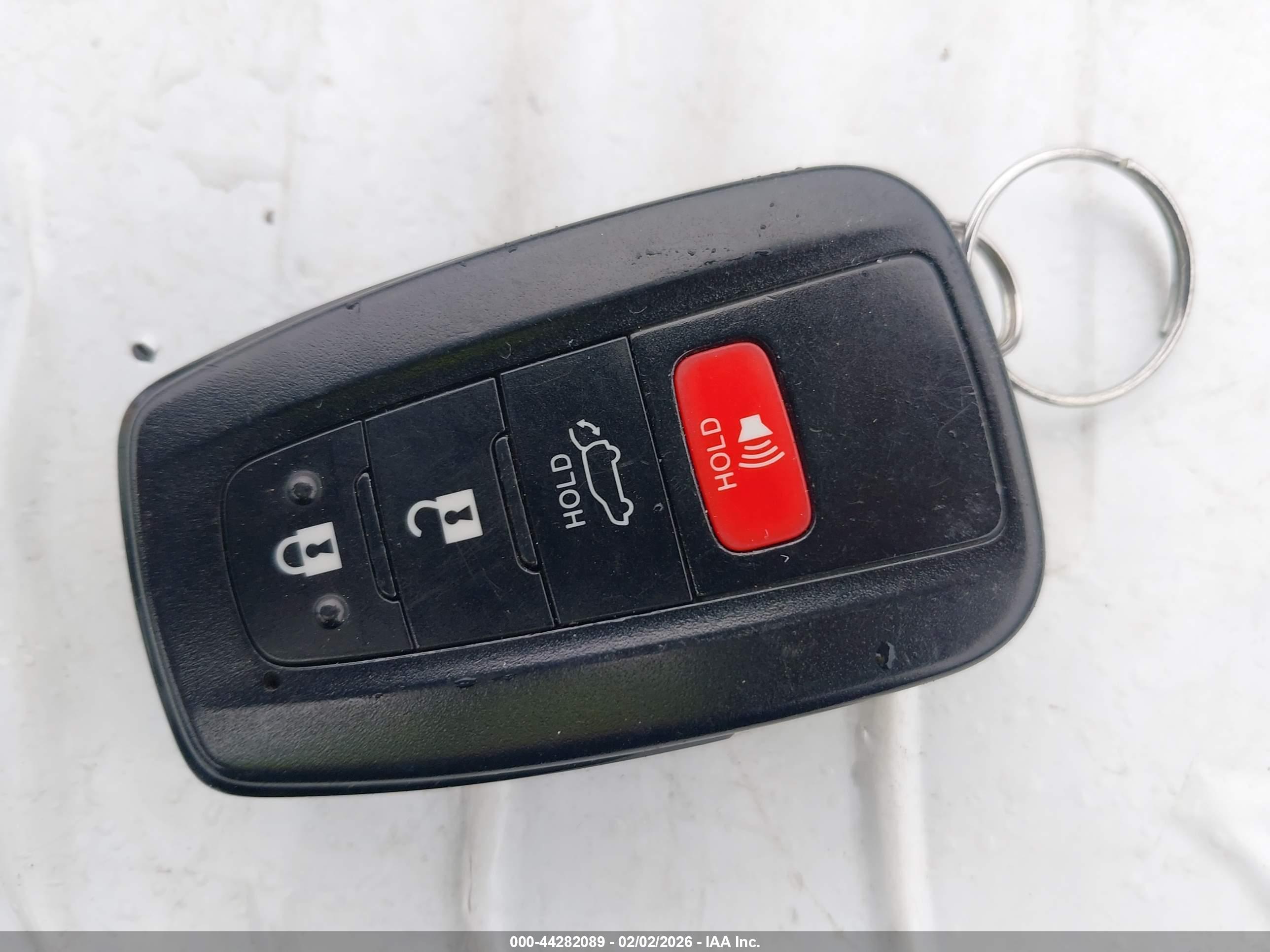 TOYOTA RAV4 image 11