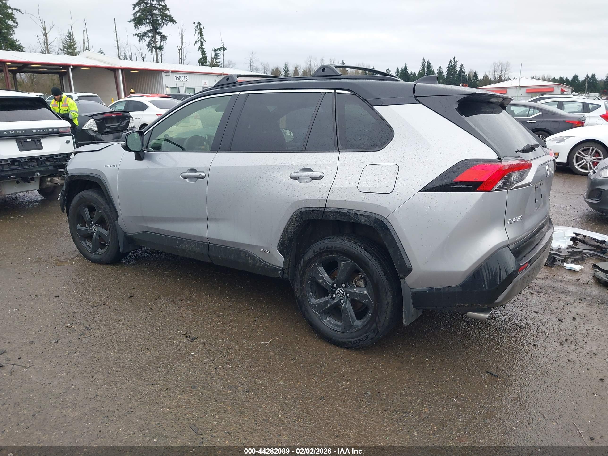TOYOTA RAV4 image 3