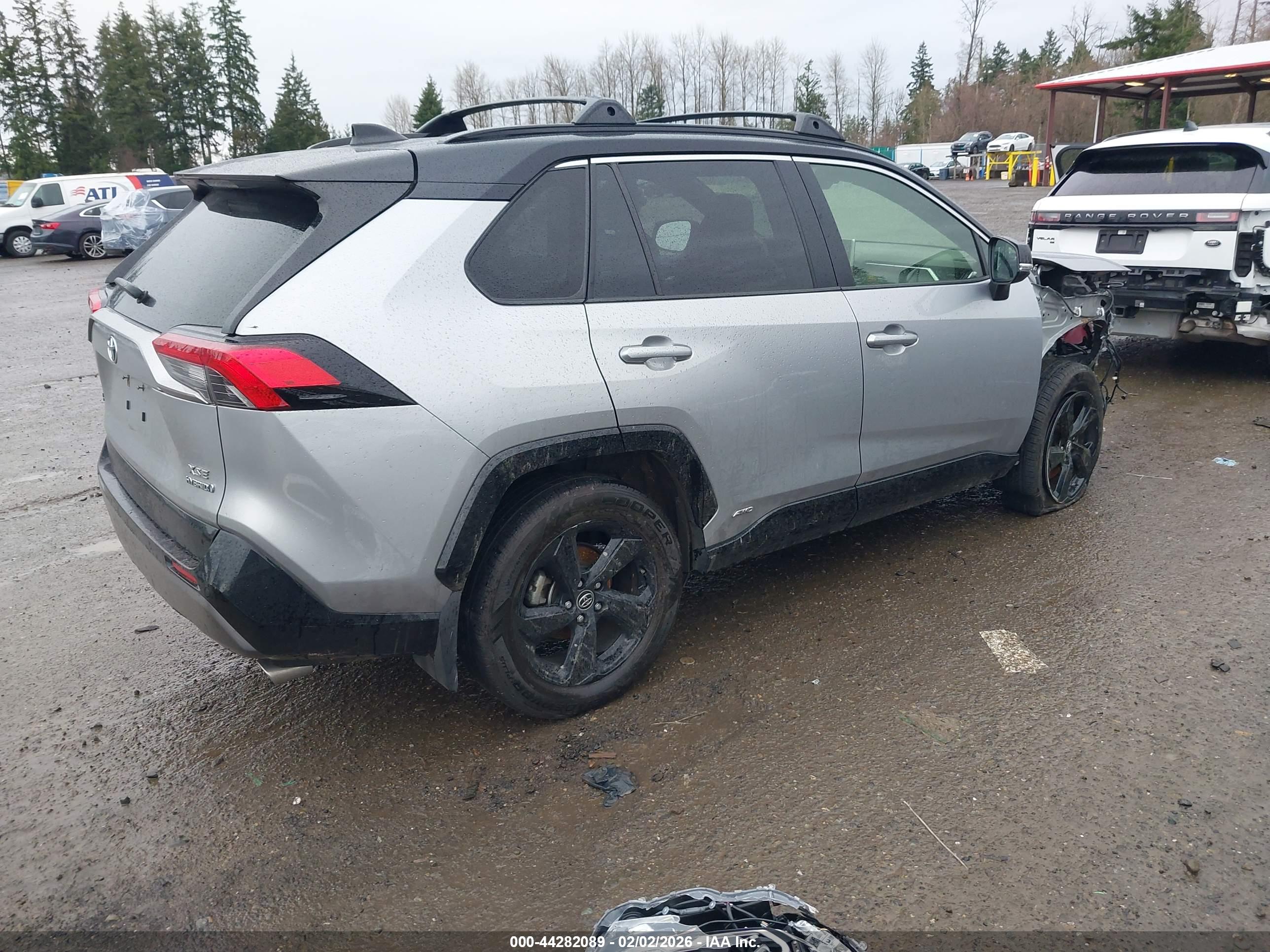 TOYOTA RAV4 image 4