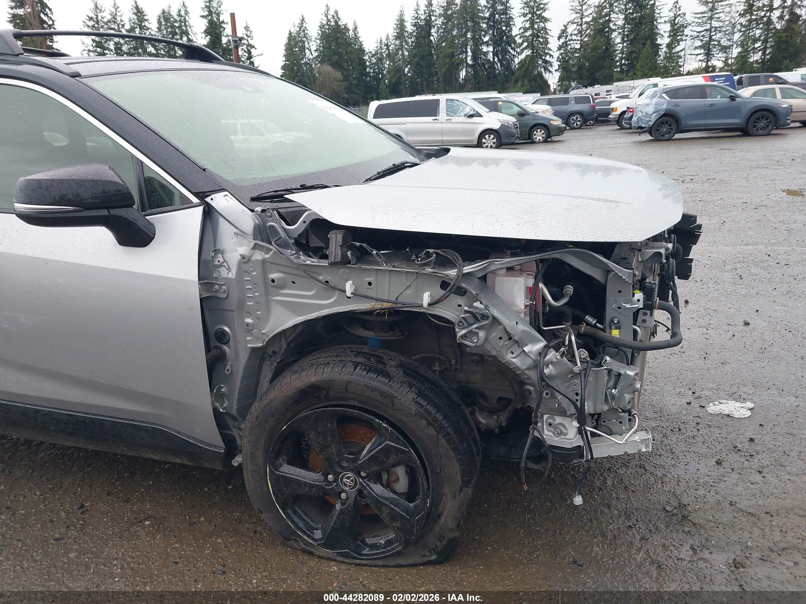 TOYOTA RAV4 image 6