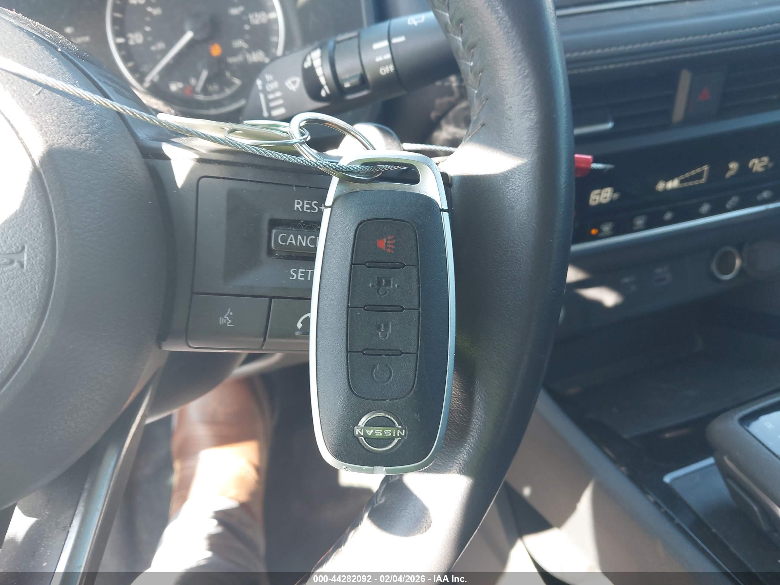 NISSAN ROGUE image 11