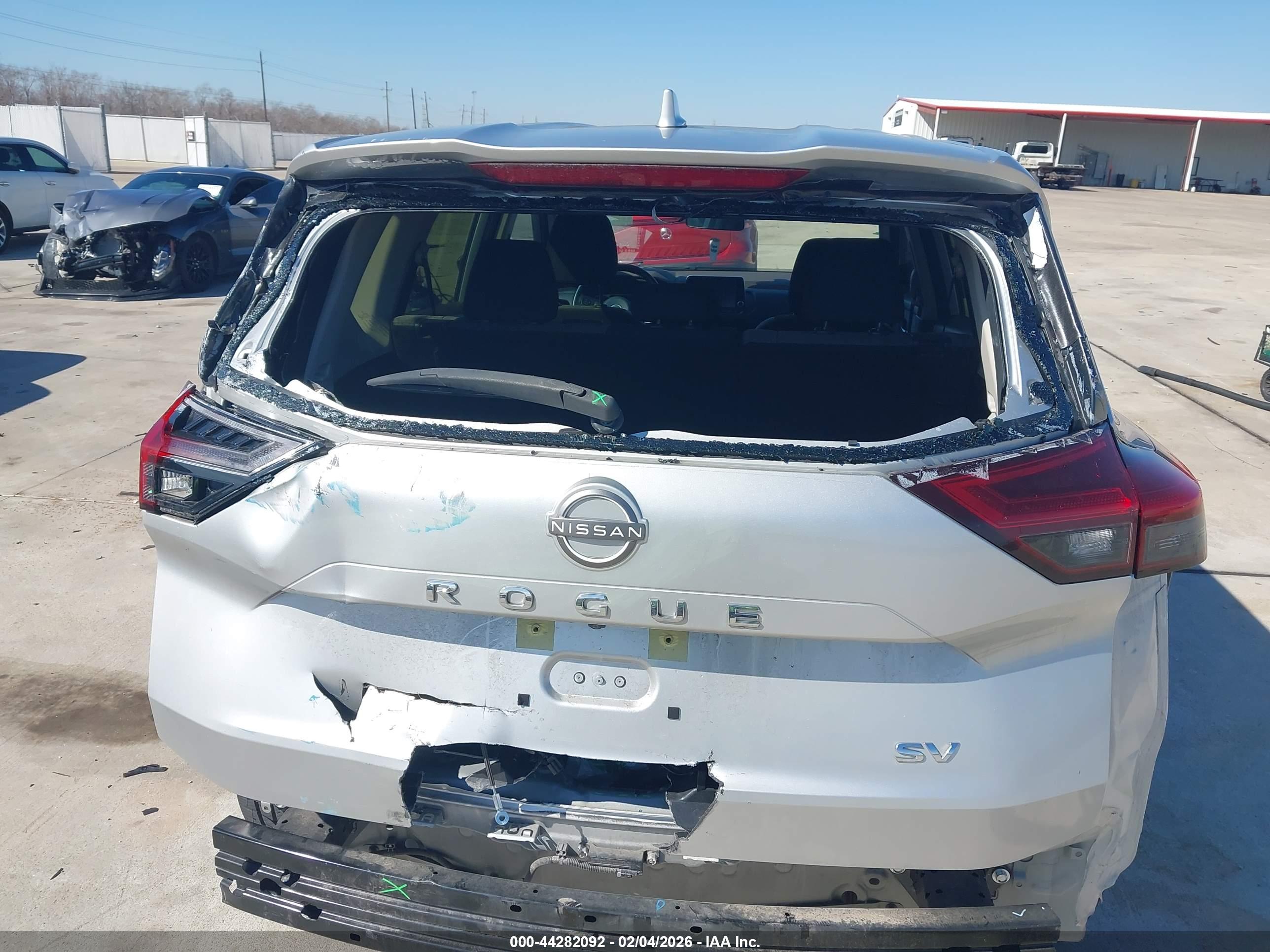 NISSAN ROGUE image 6