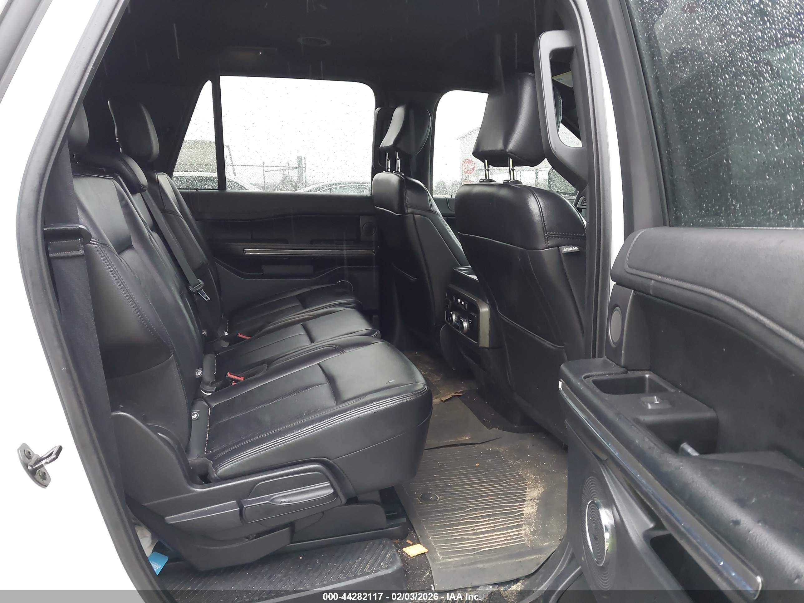 FORD EXPEDITION image 8