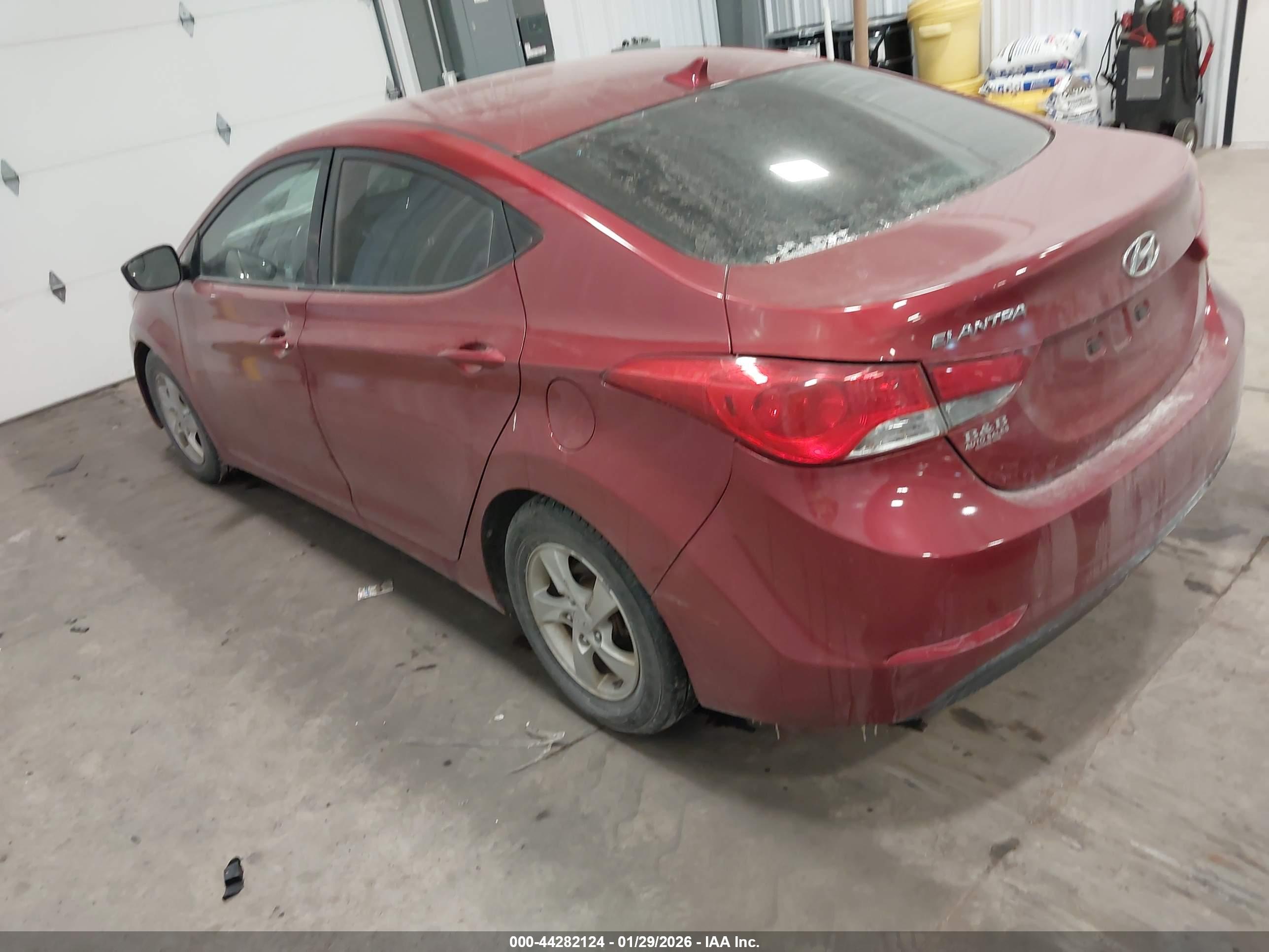 HYUNDAI ELANTRA image 3