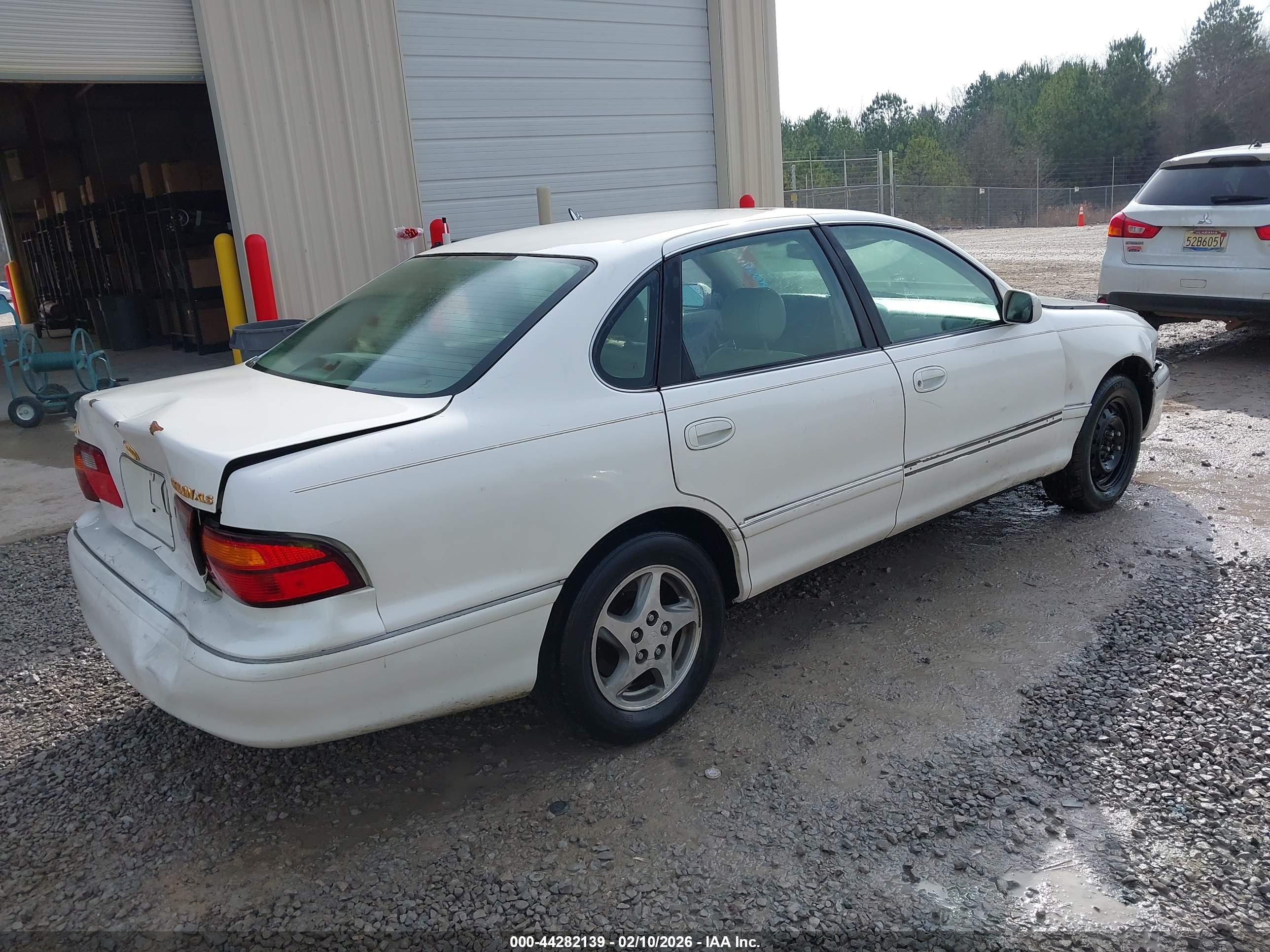 TOYOTA AVALON image 4
