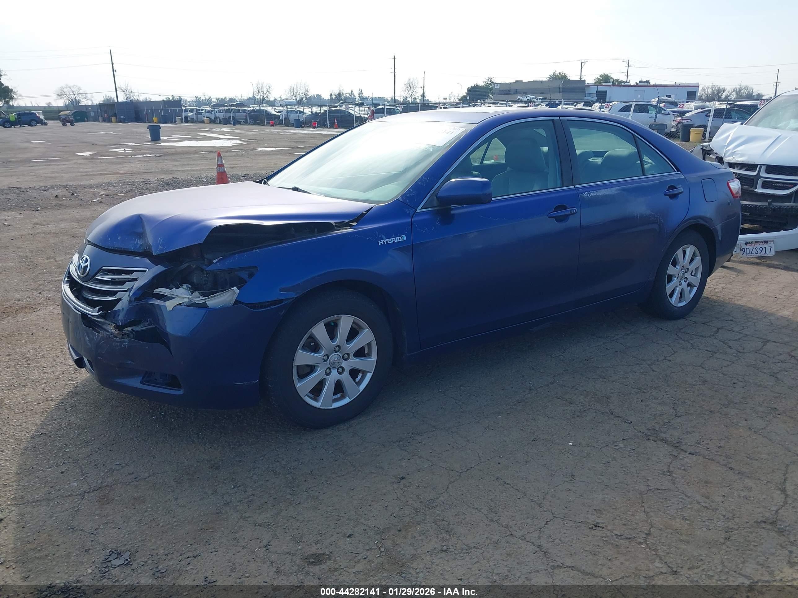 TOYOTA CAMRY image 2