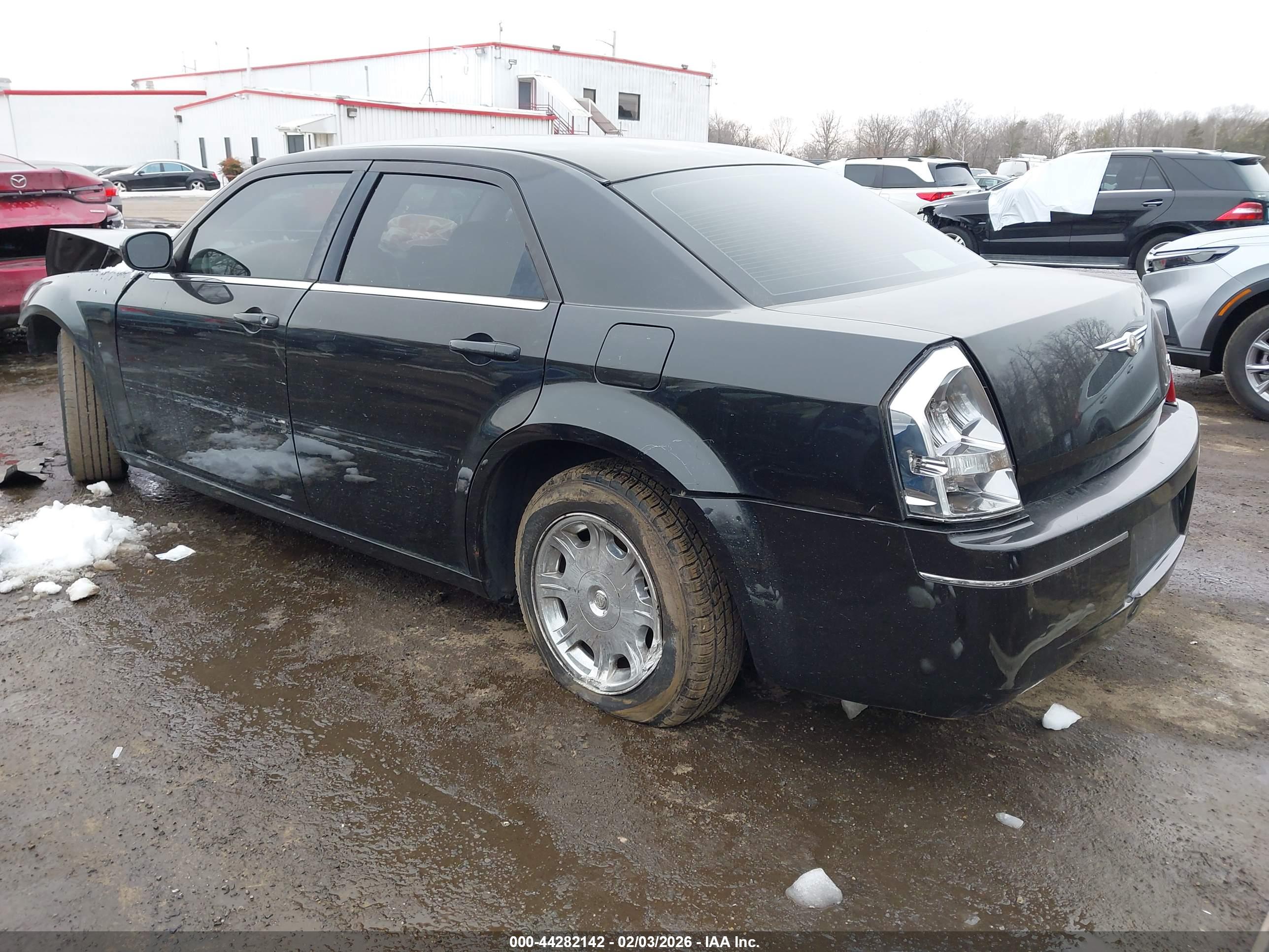 CHRYSLER 300 image 3