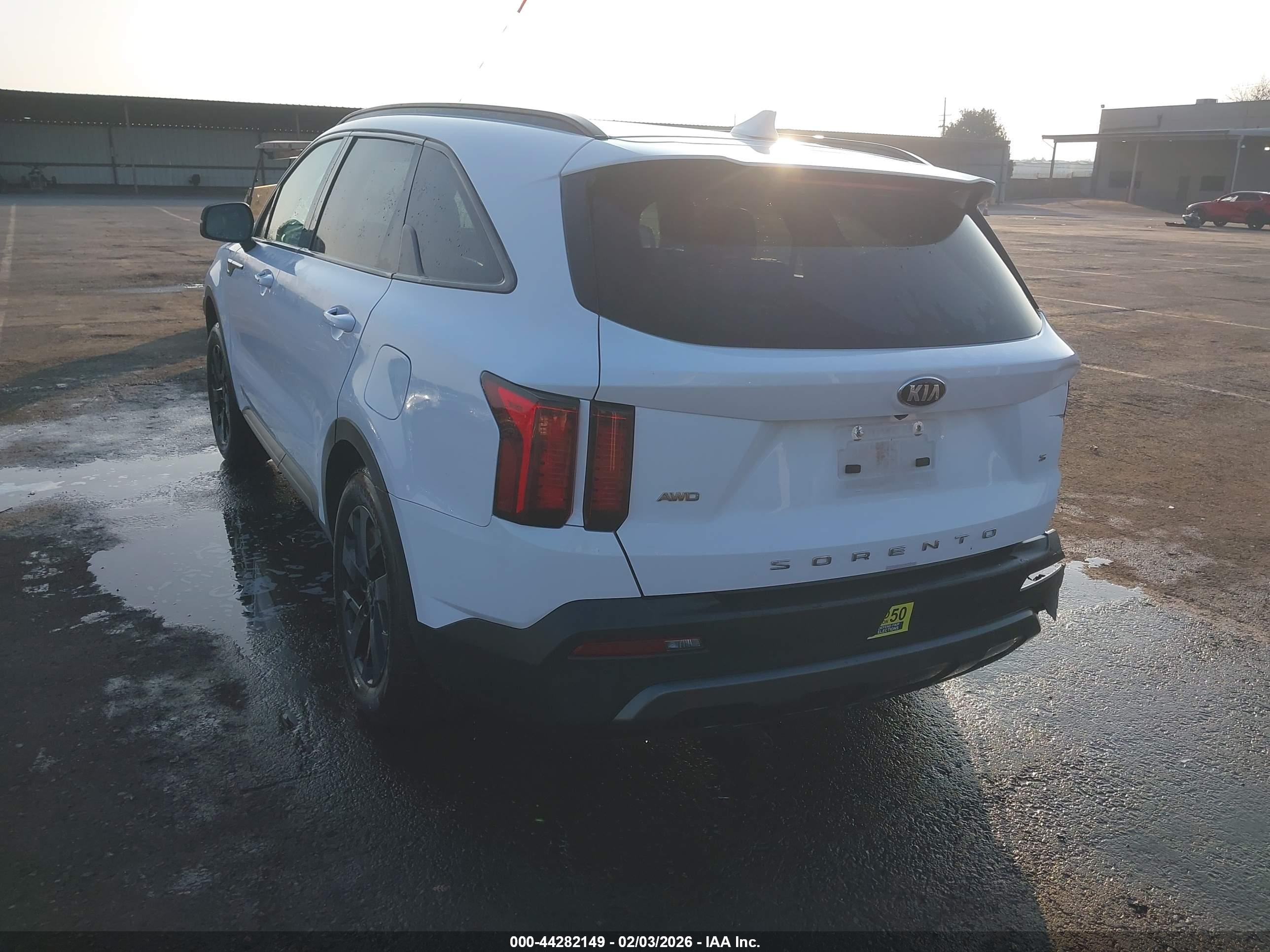 KIA SORENTO image 3