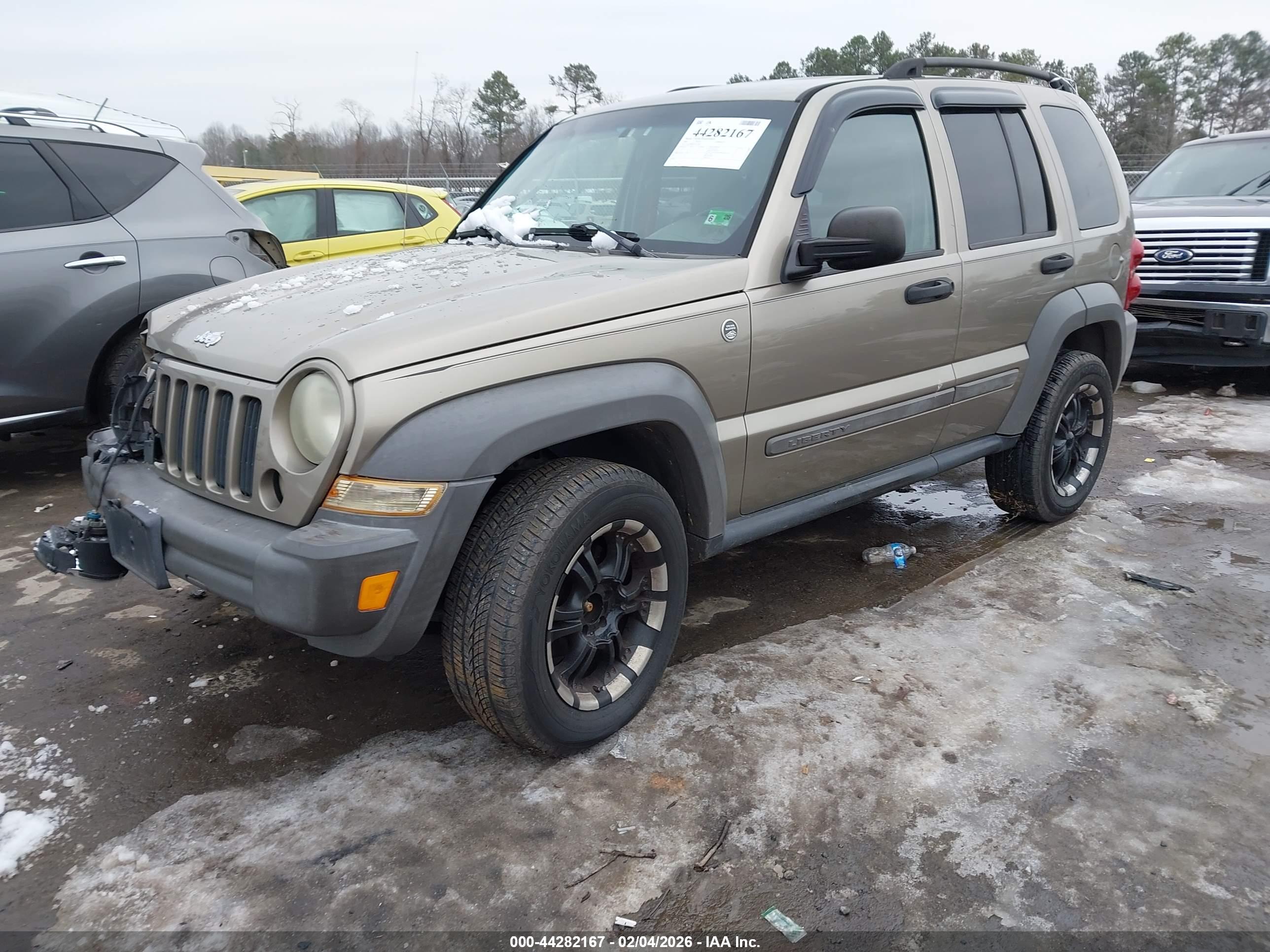 JEEP LIBERTY image 2