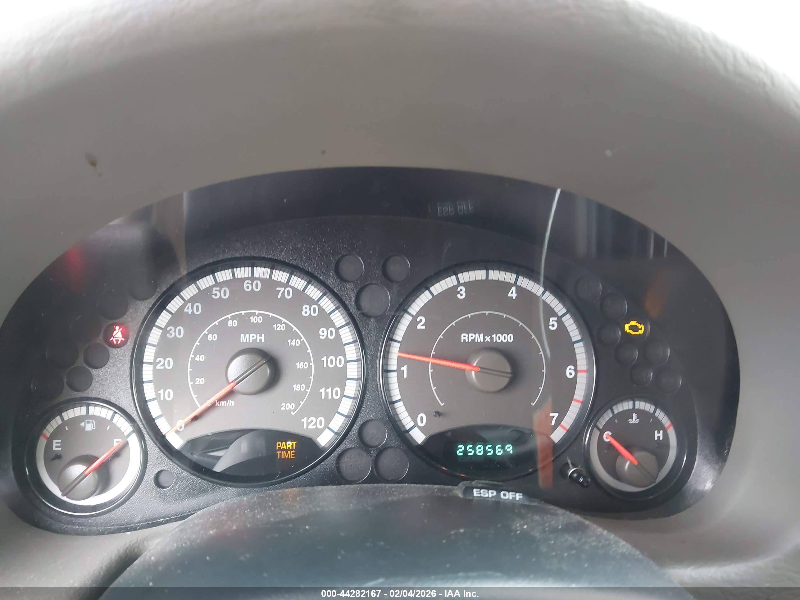 JEEP LIBERTY image 7