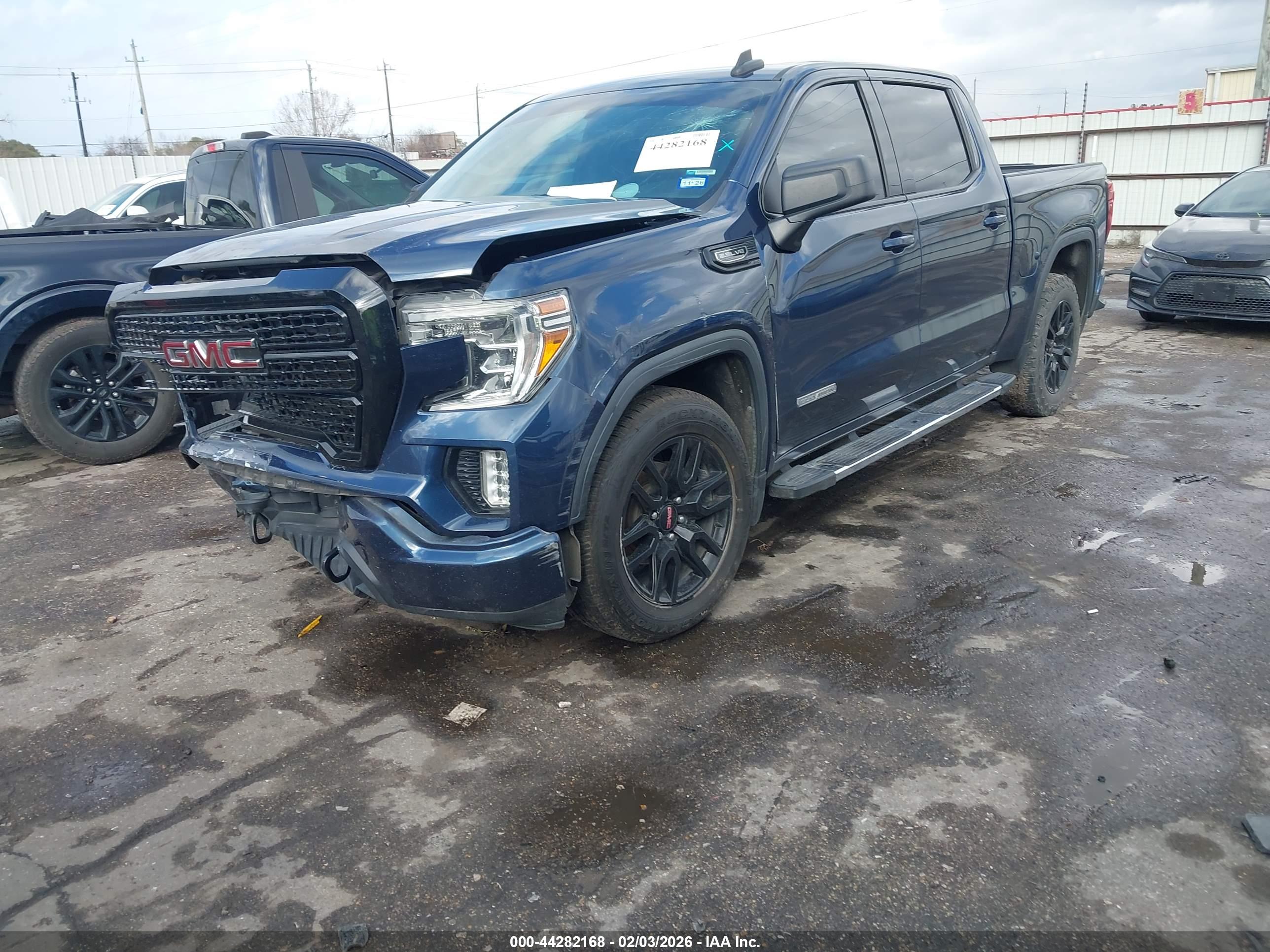GMC SIERRA image 2