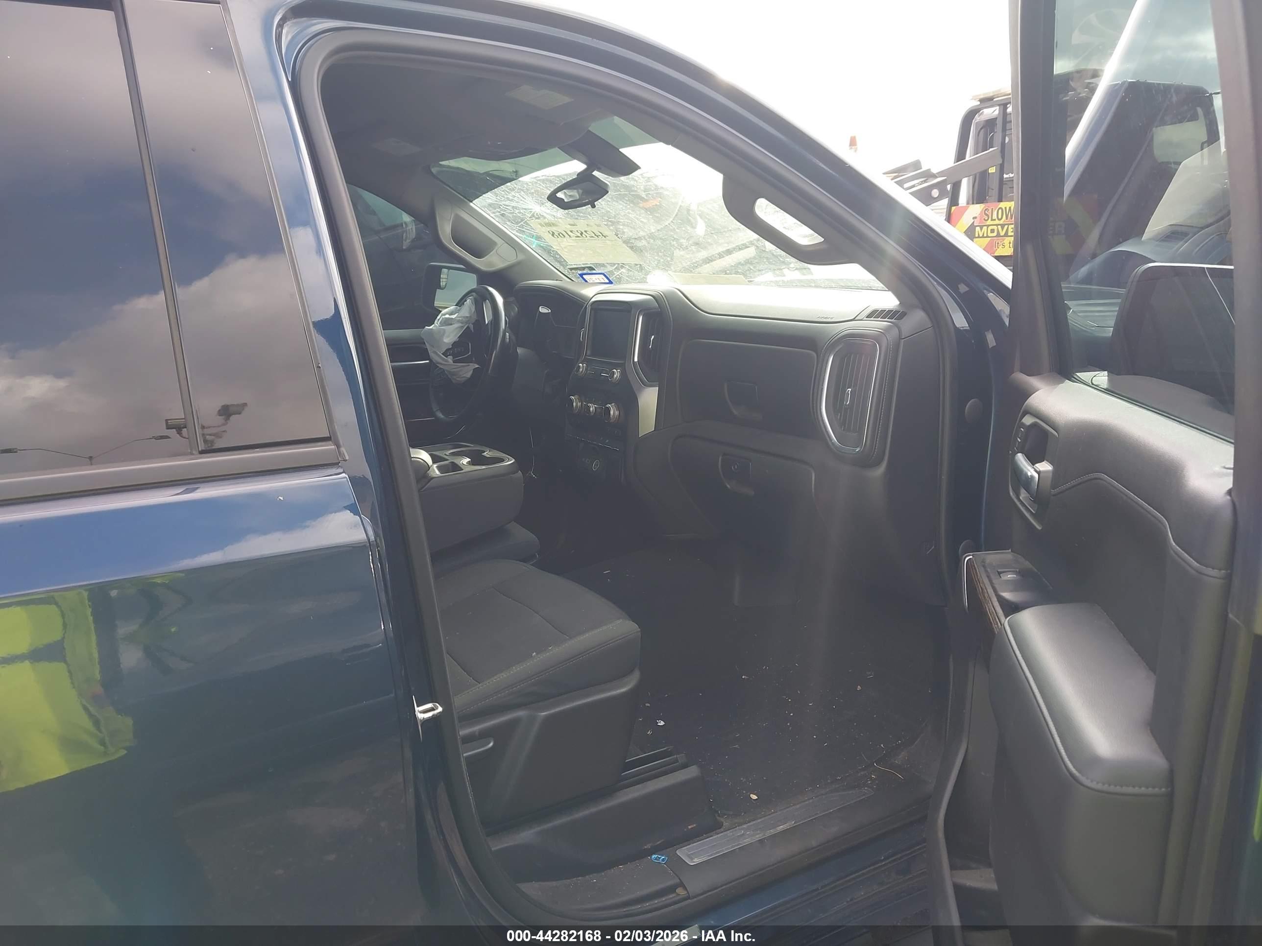GMC SIERRA image 5