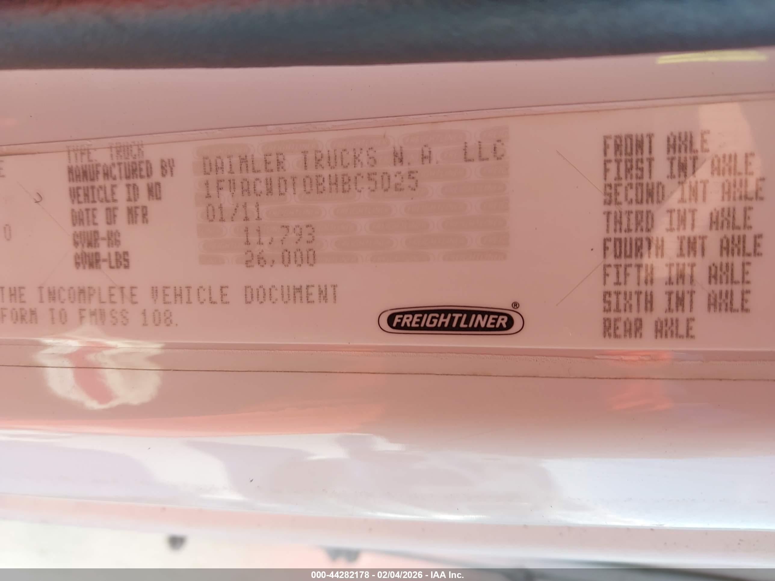FREIGHTLINER M2 image 9