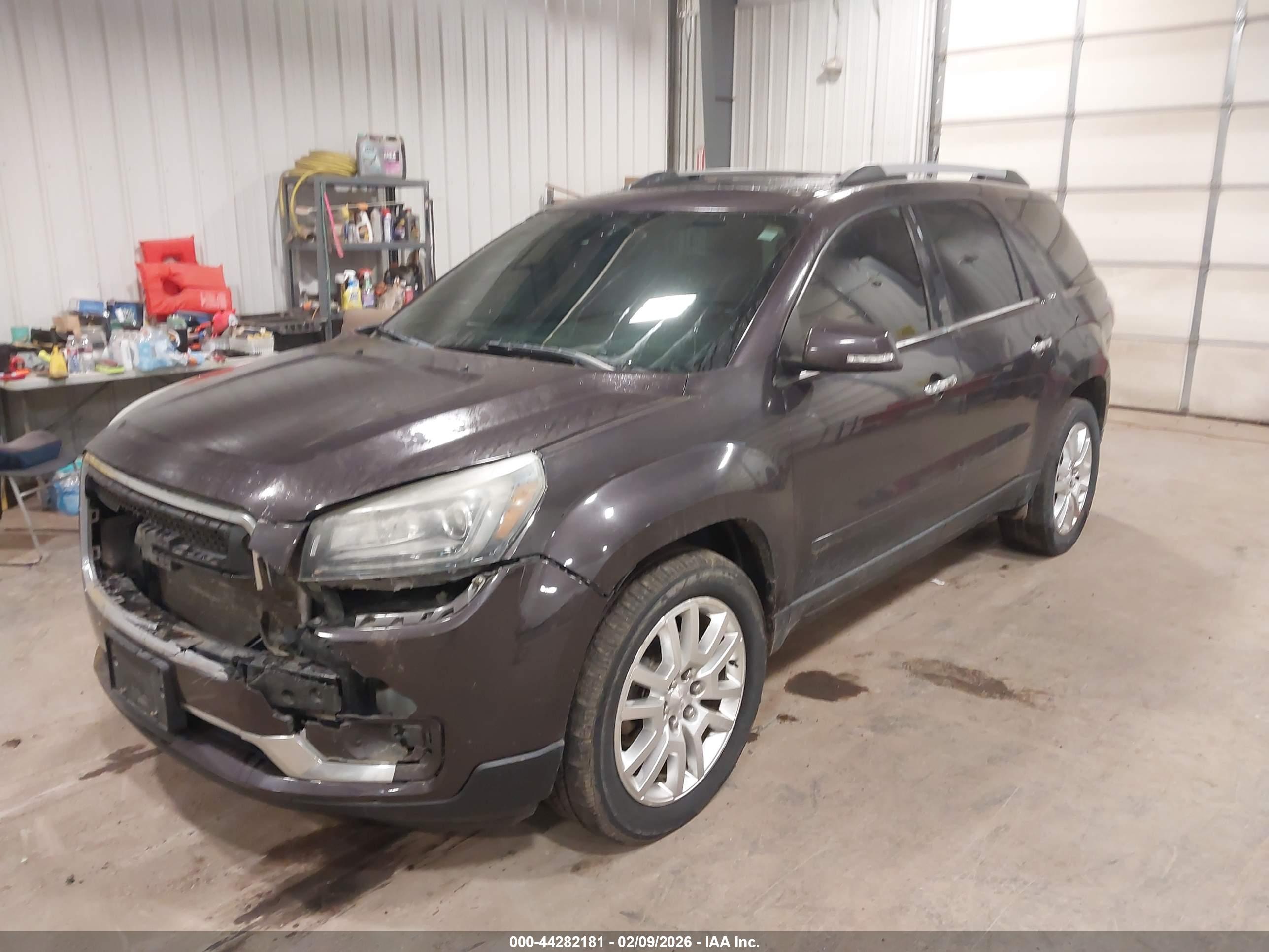 GMC ACADIA image 2