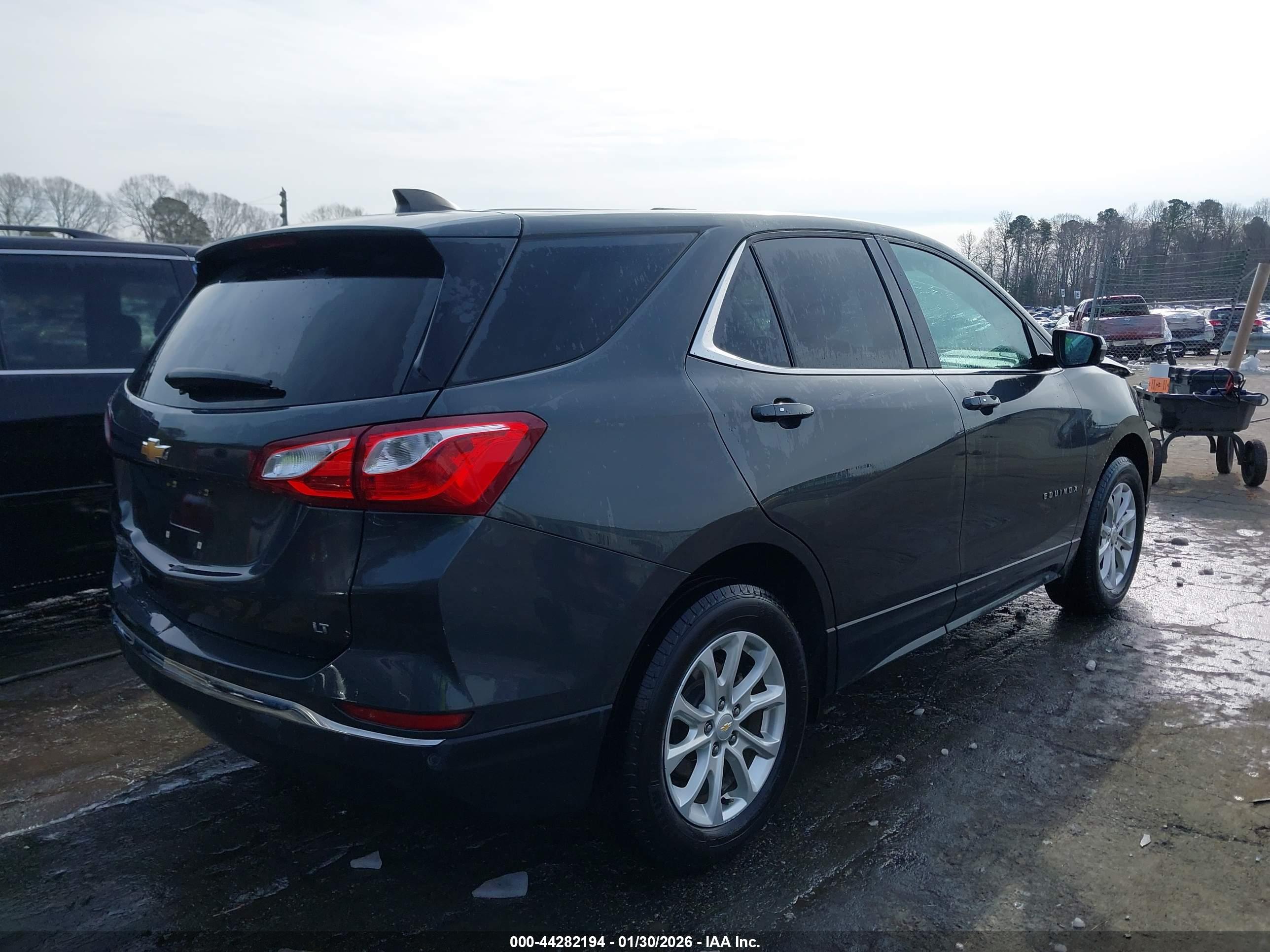 CHEVROLET EQUINOX image 4