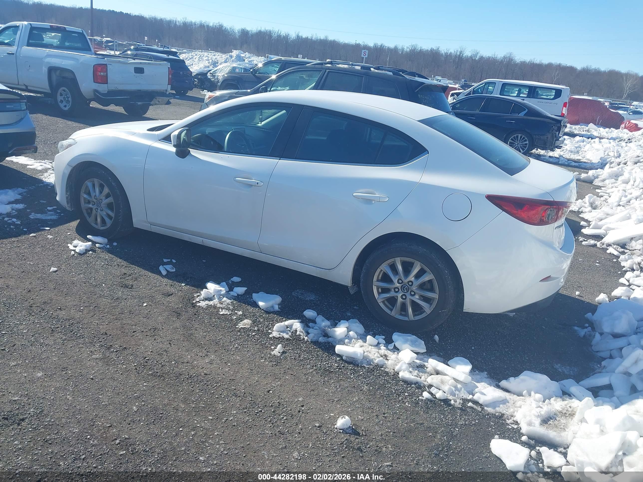 MAZDA MAZDA3 image 3