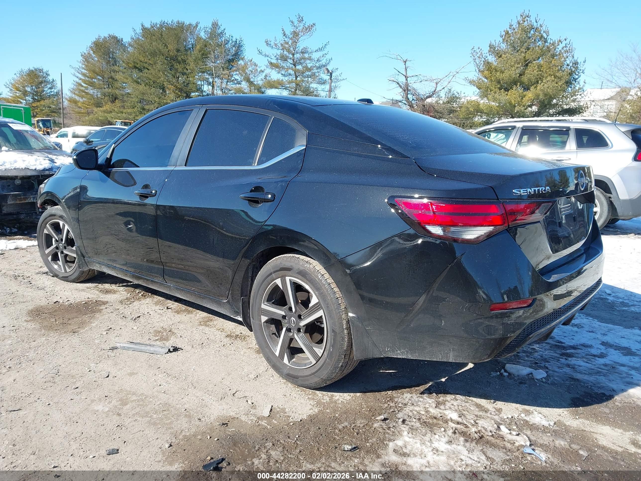 NISSAN SENTRA image 3