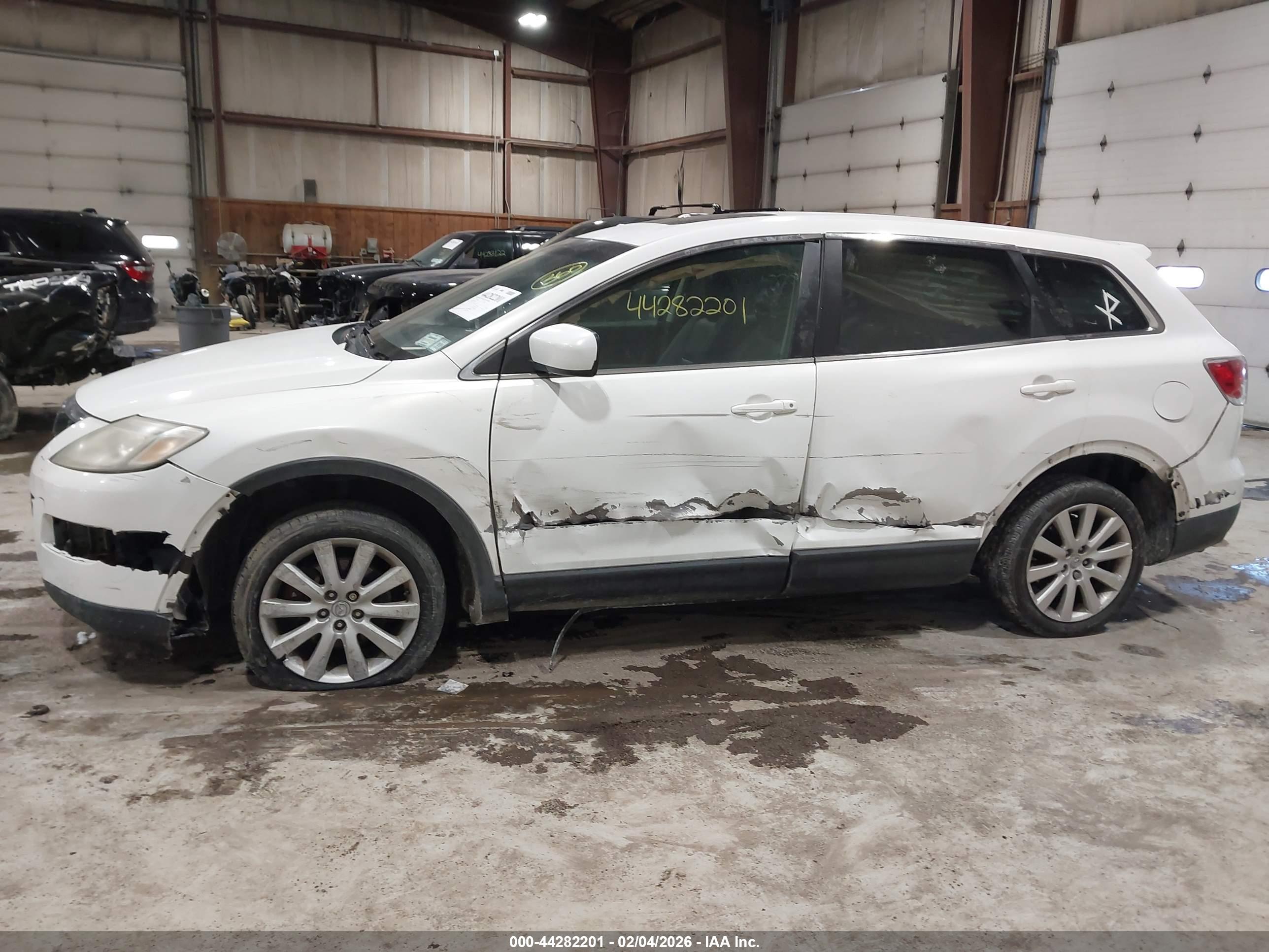 MAZDA CX-9 image 6