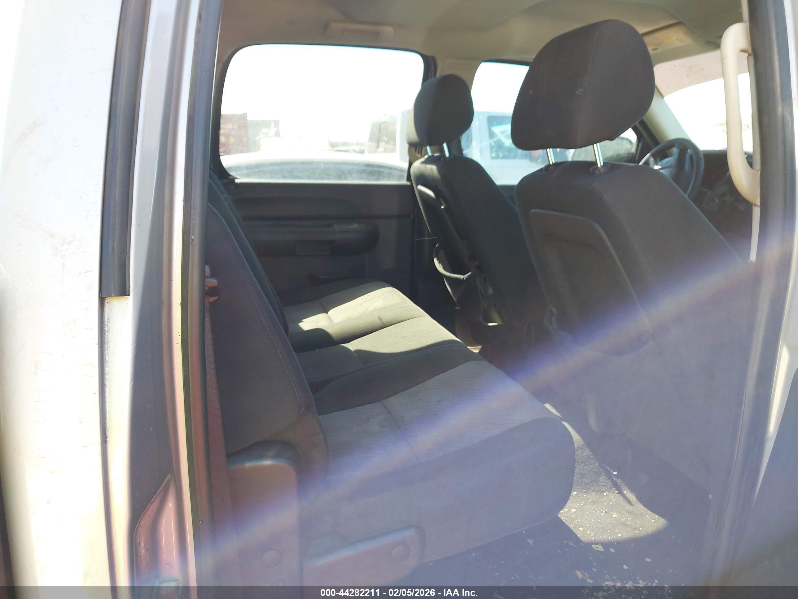 GMC SIERRA image 8