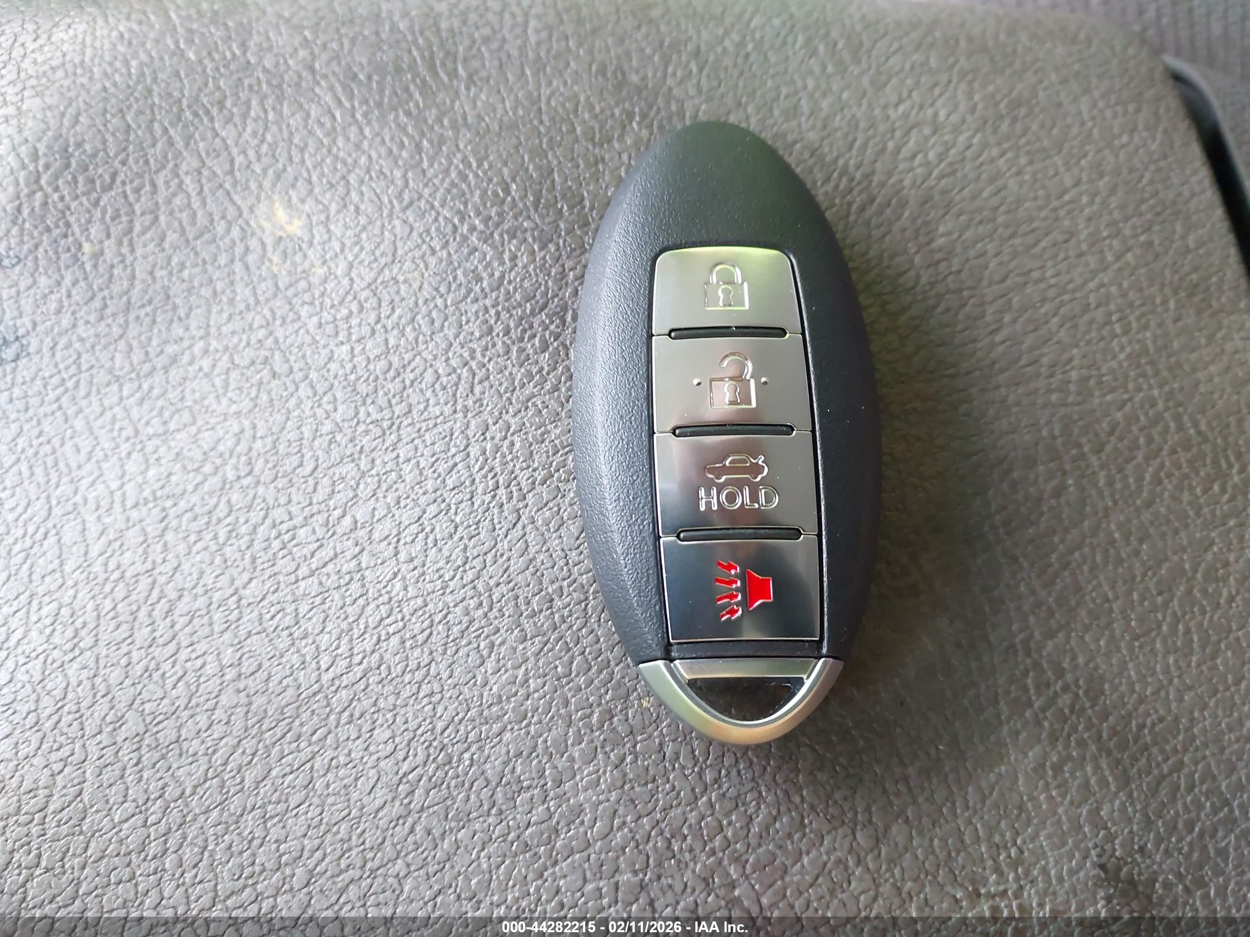 NISSAN MAXIMA image 11