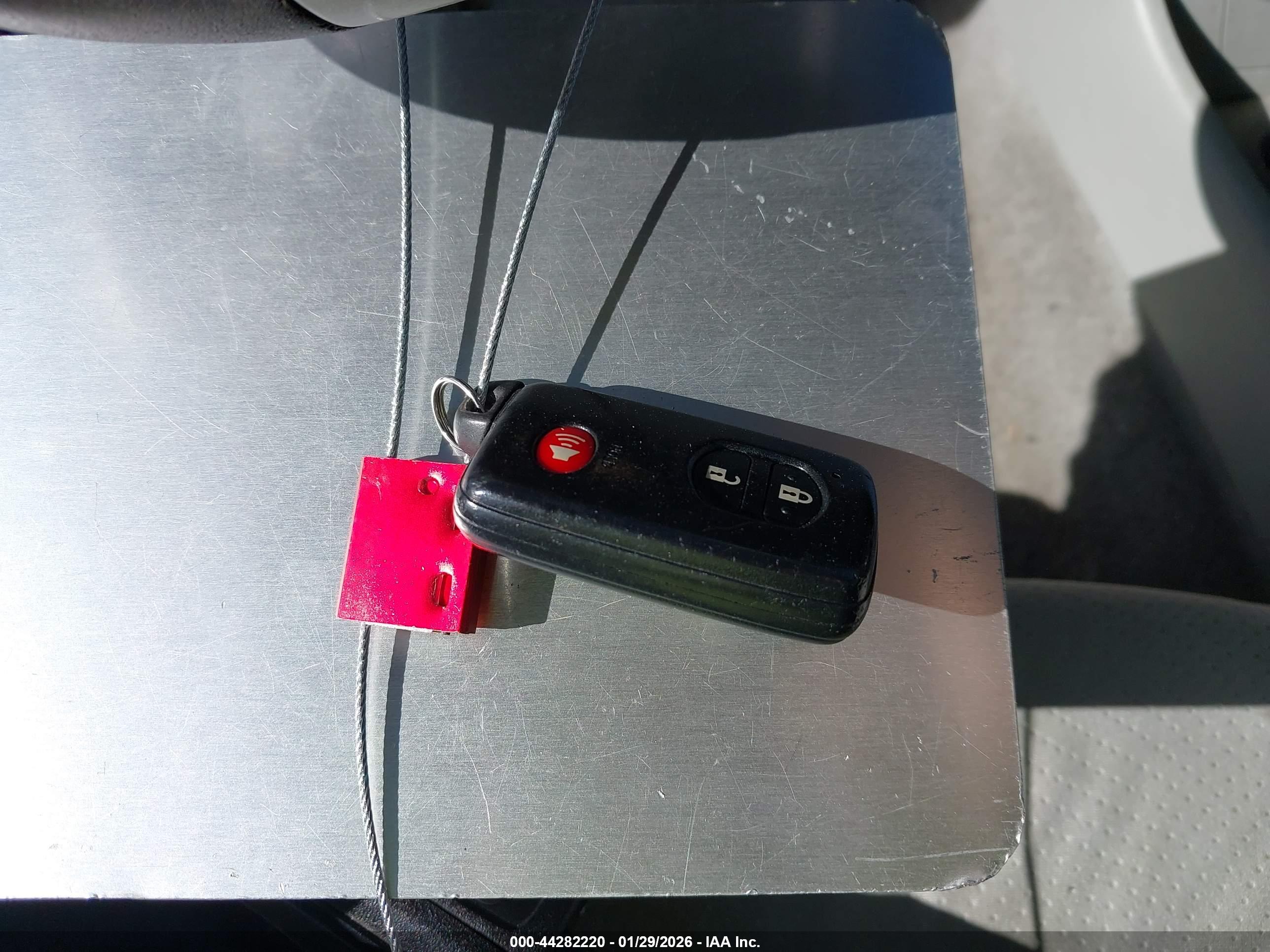 TOYOTA PRIUS image 11