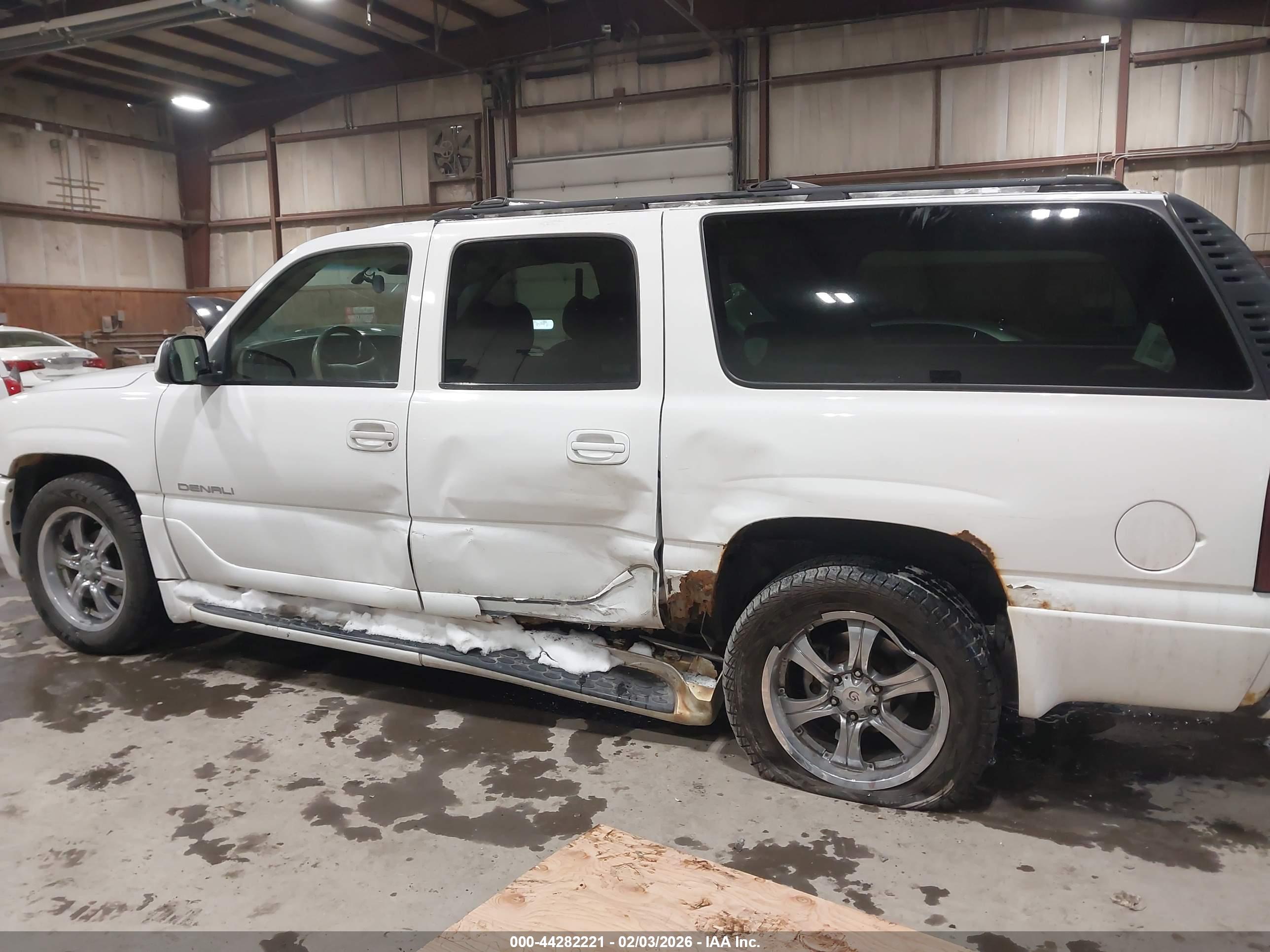 GMC YUKON image 6