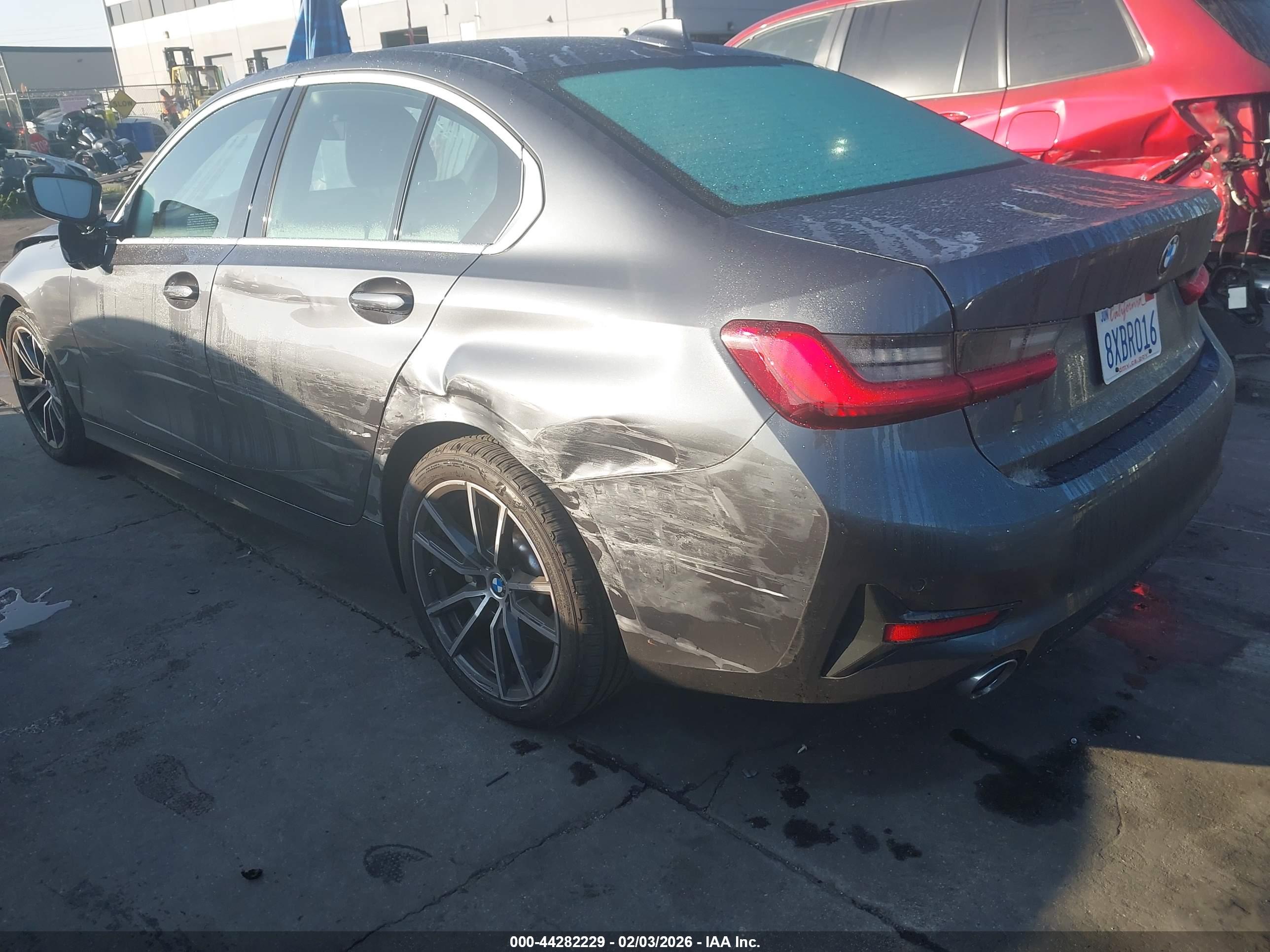BMW 330I image 3