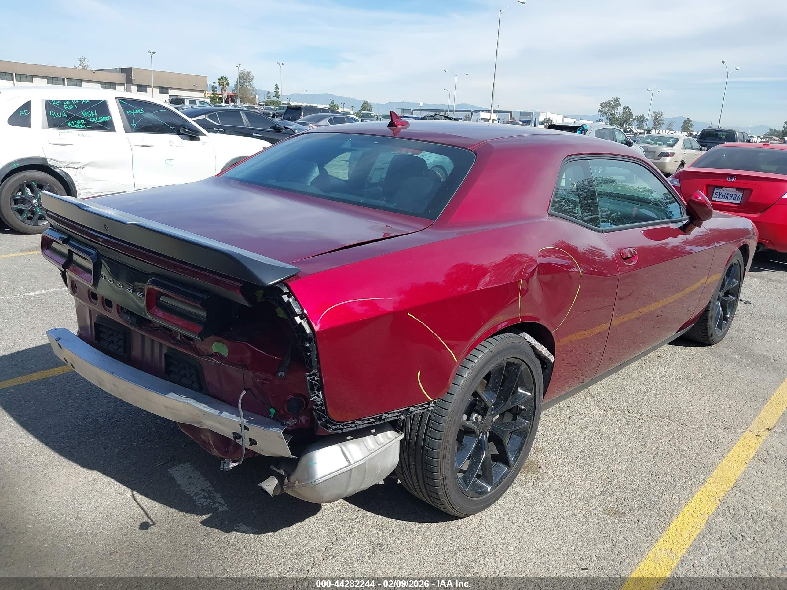 DODGE CHALLENGER image 4