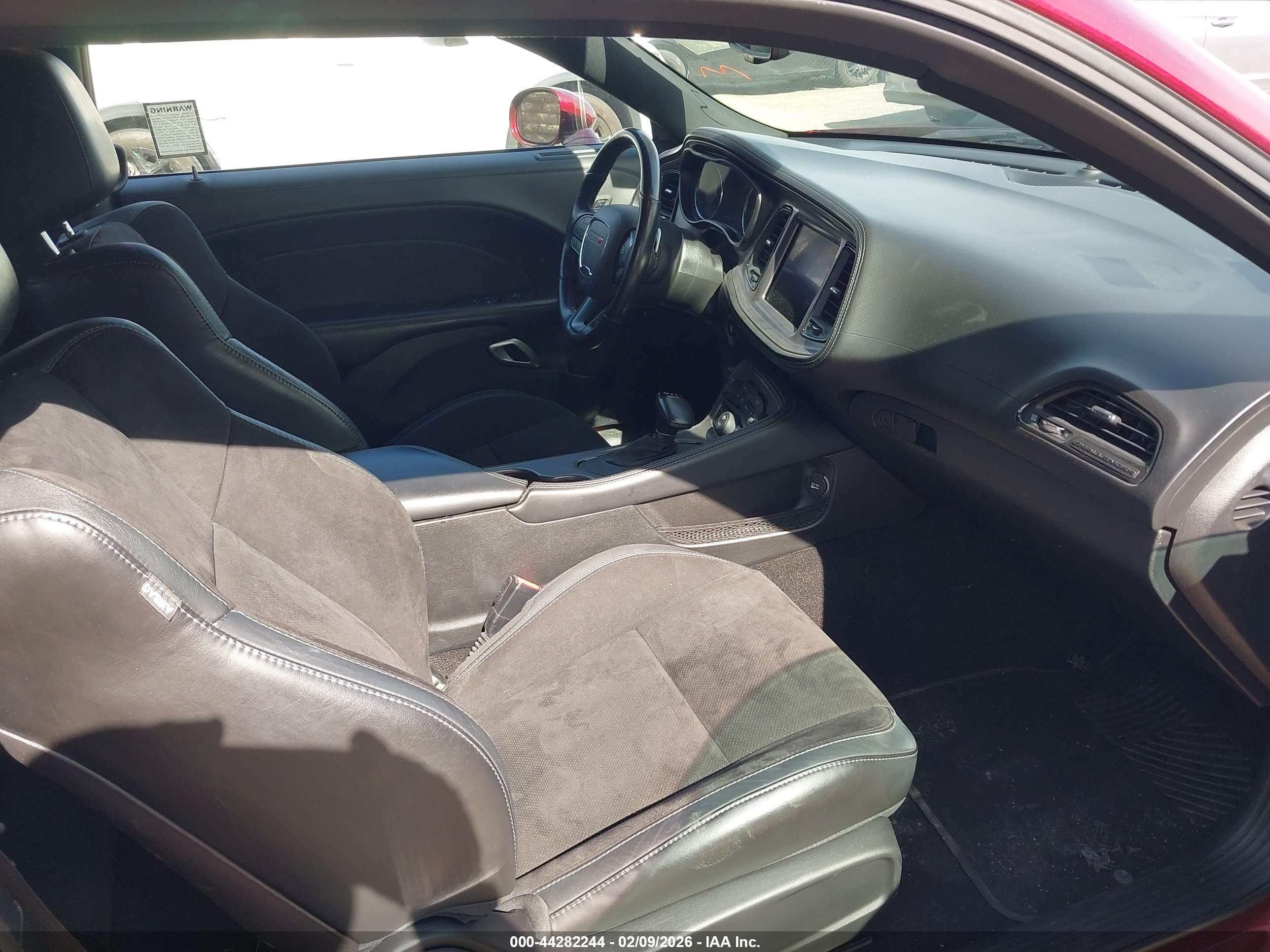 DODGE CHALLENGER image 5
