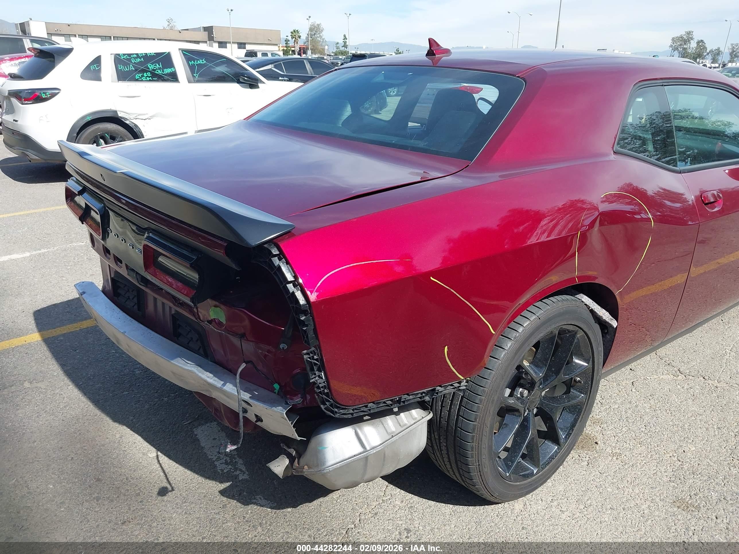 DODGE CHALLENGER image 6