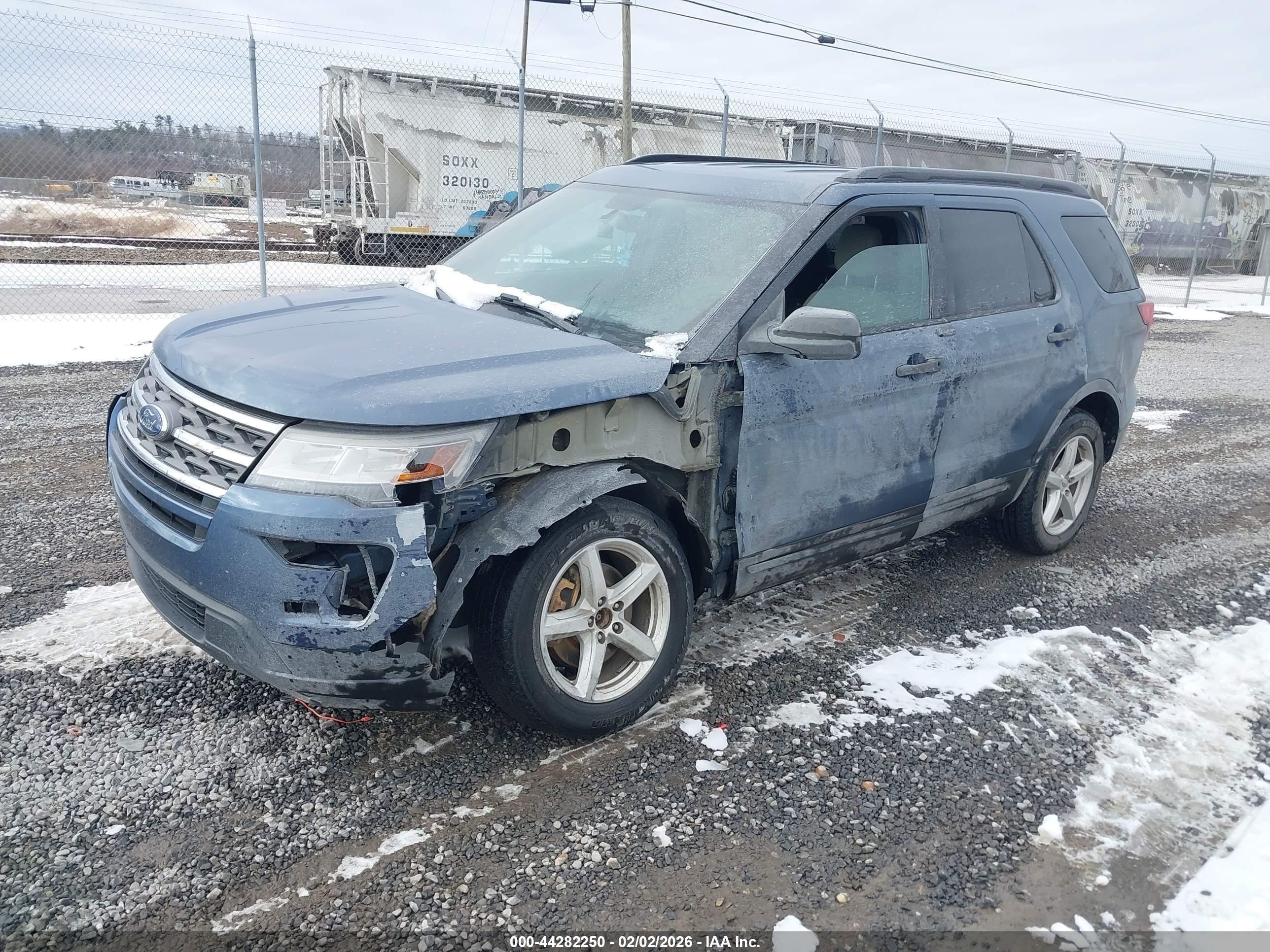 FORD EXPLORER image 2