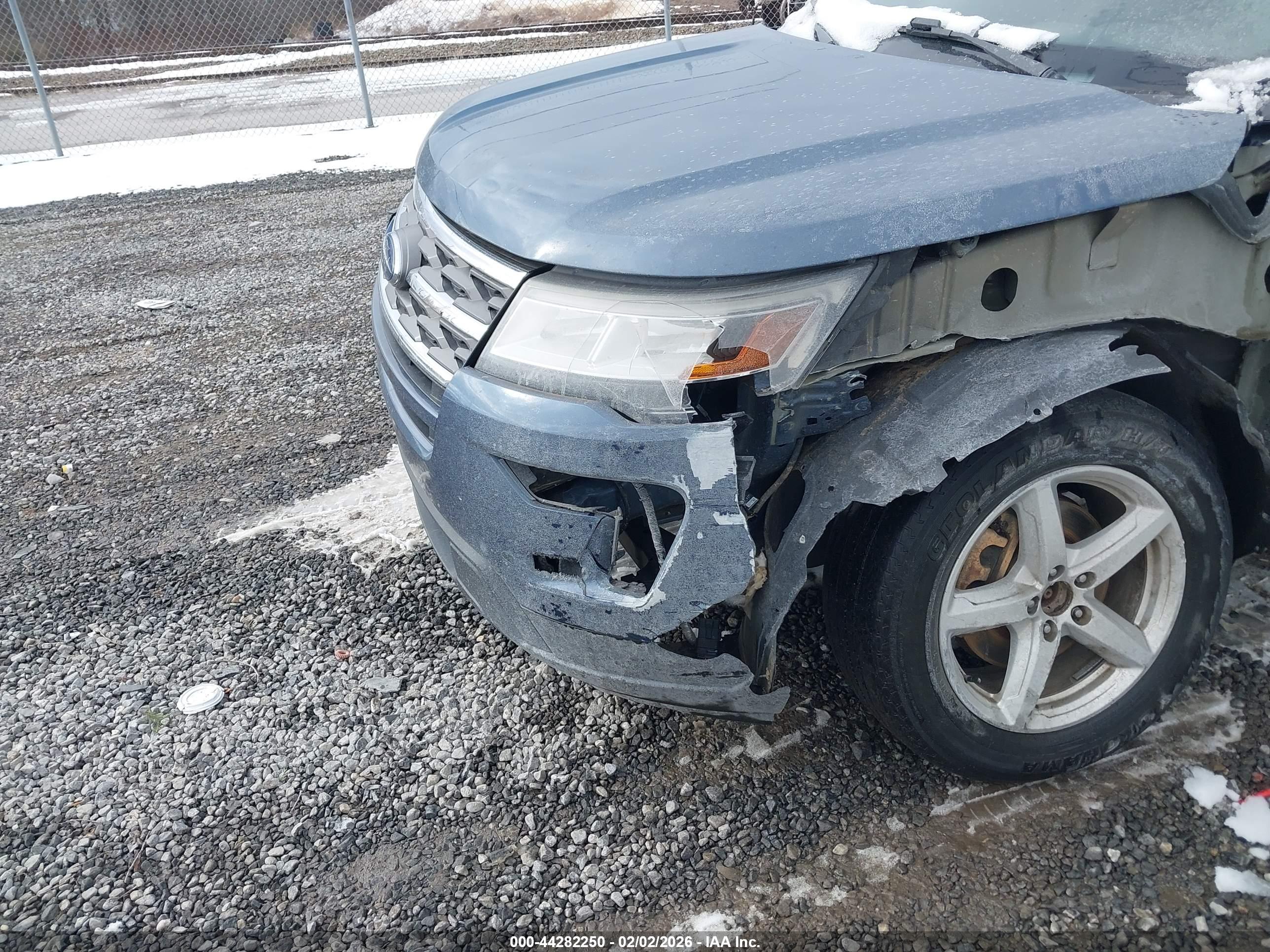 FORD EXPLORER image 6
