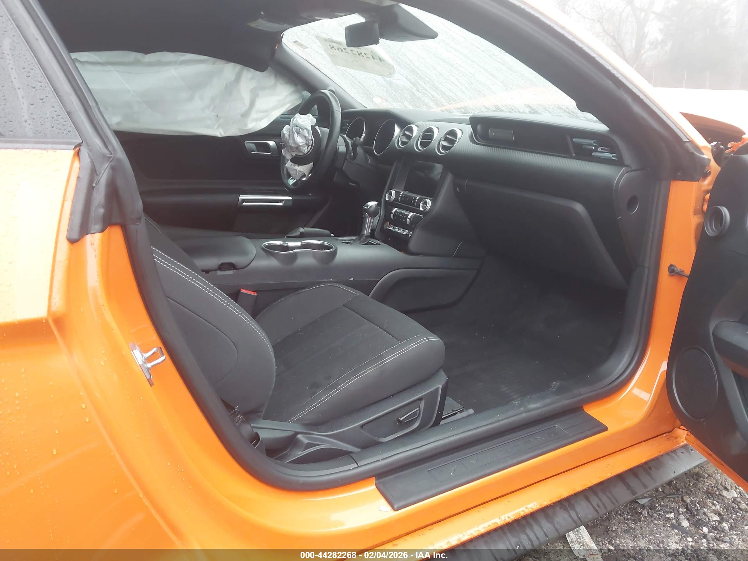 FORD MUSTANG image 5