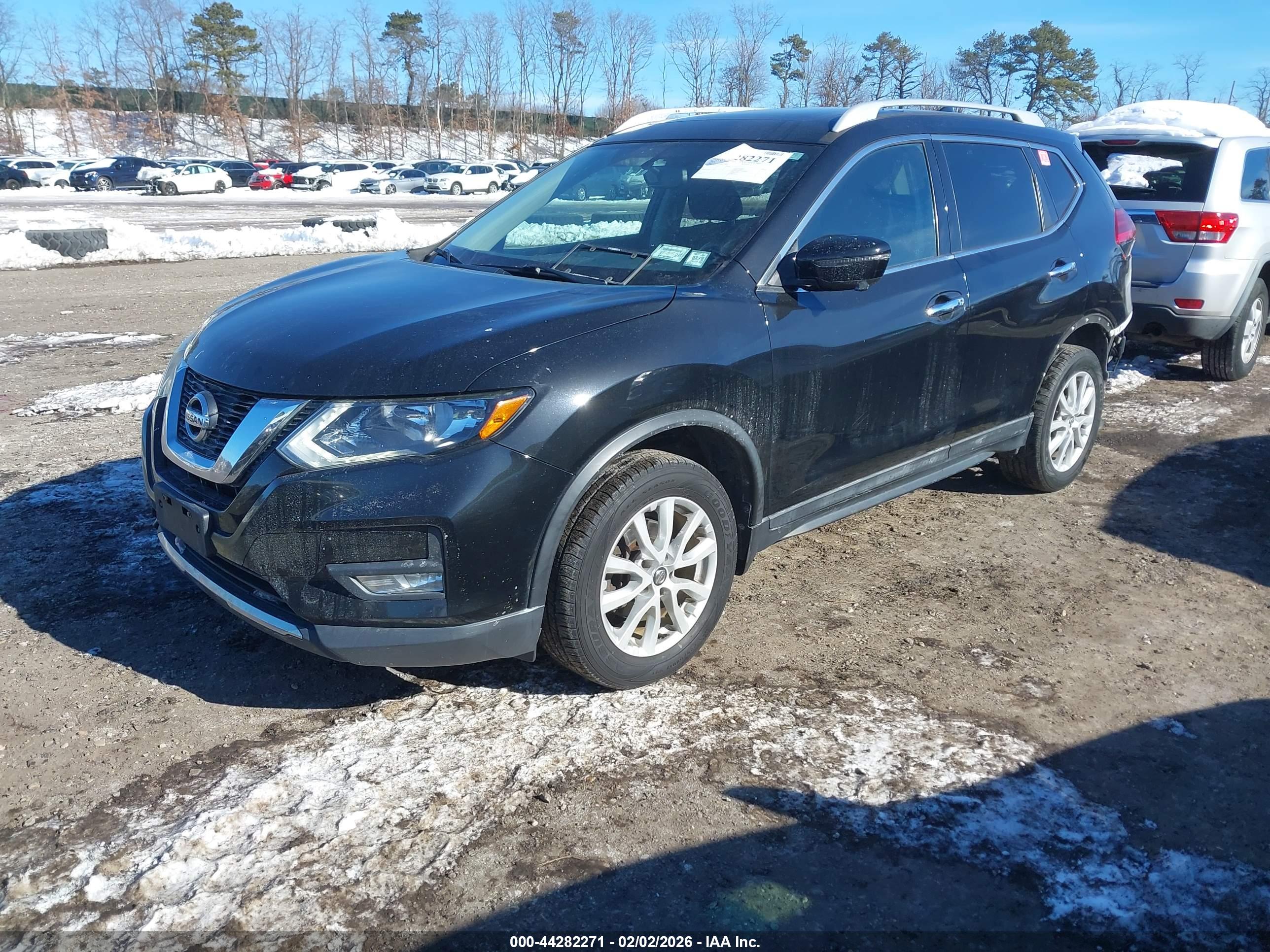 NISSAN ROGUE image 2