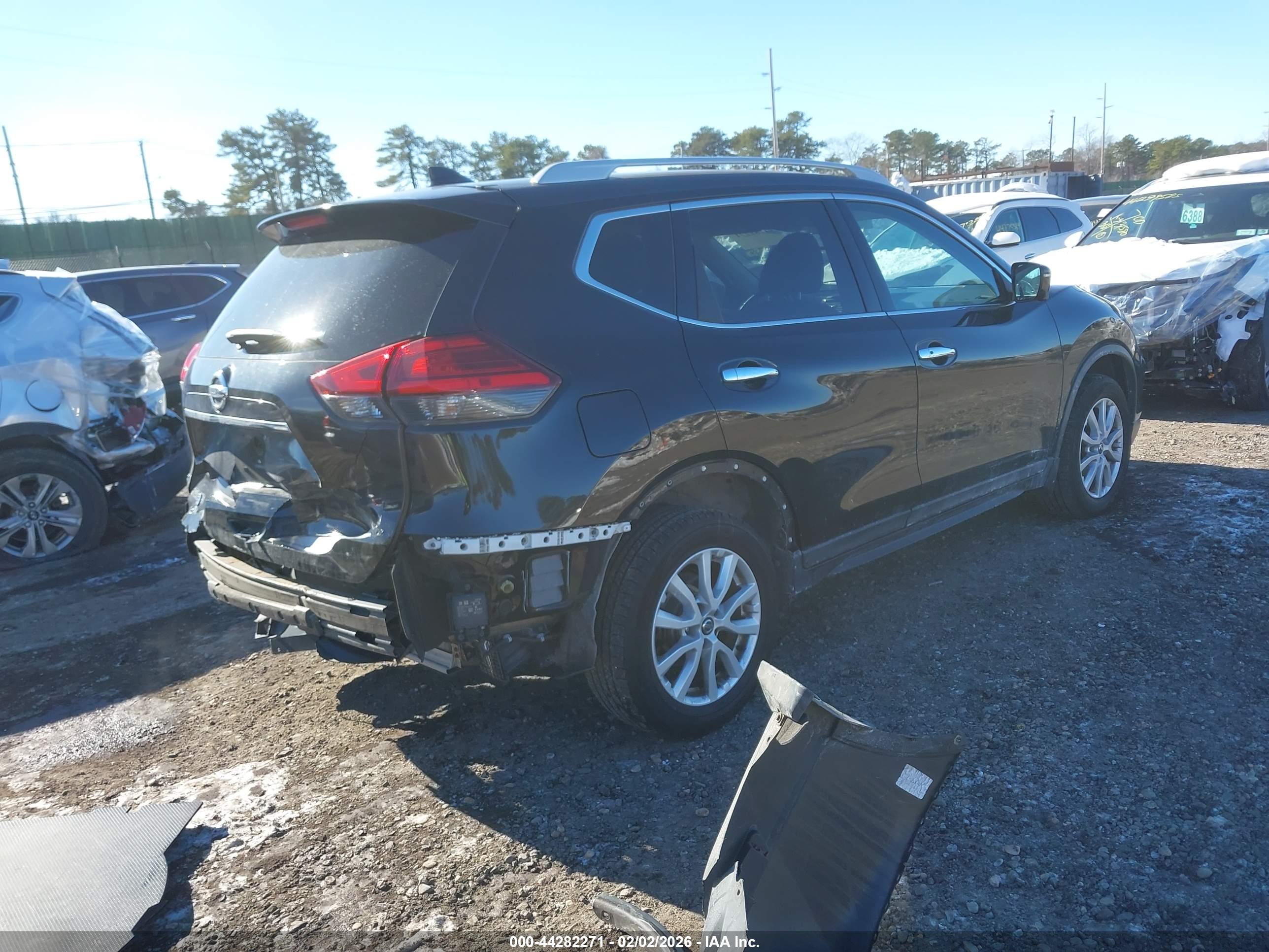 NISSAN ROGUE image 4
