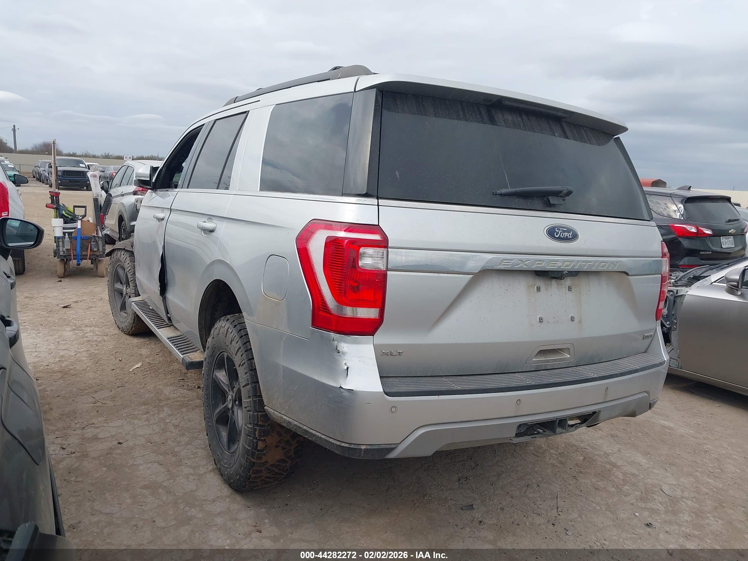 FORD EXPEDITION image 3
